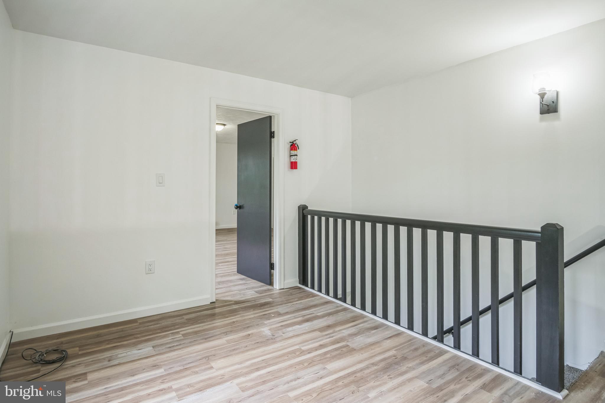 121 ALMOND COURT