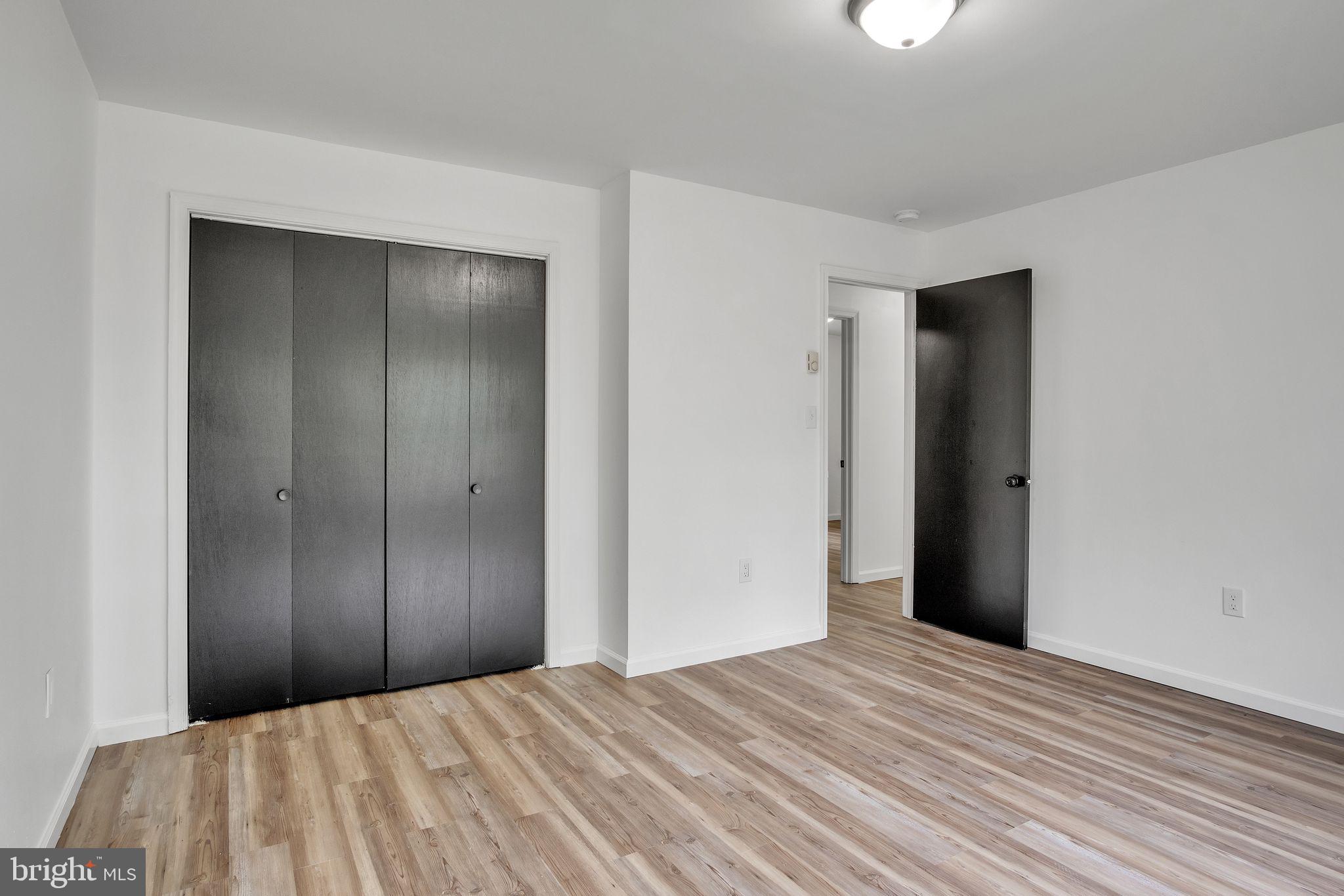 121 ALMOND COURT