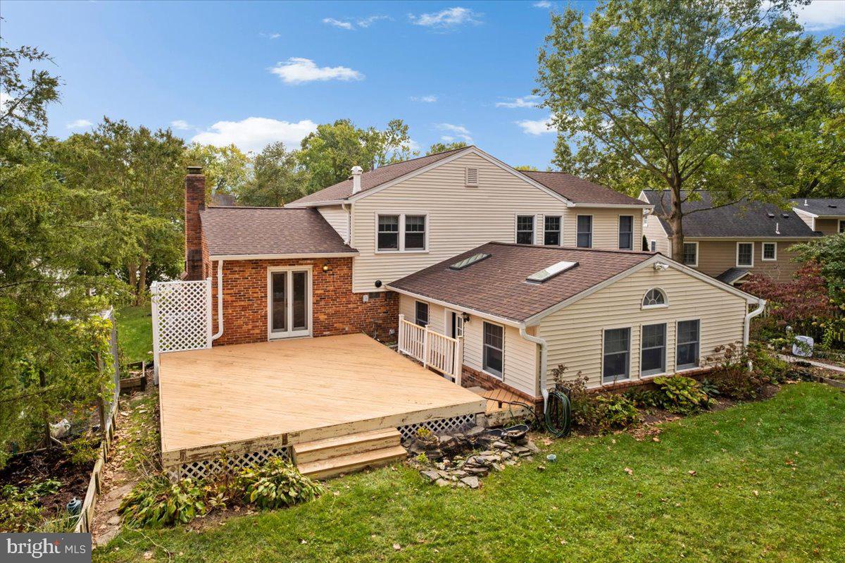 914 DRESDEN COURT