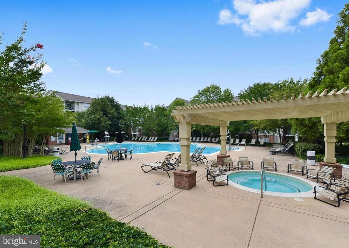 ASHMORE AT GERMANOWN COMMUNITY - Residential