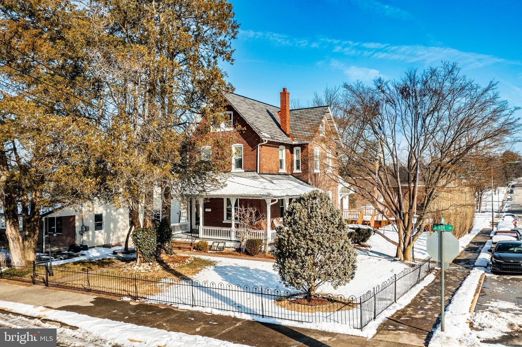 Photo of 402 N 5th Avenue, ROYERSFORD, PA 19468 (MLS # PAMC2165862)