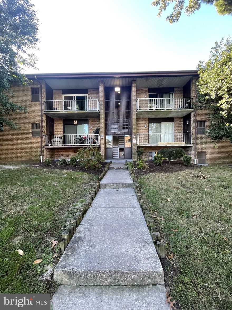 Don't miss this affordable & move in ready top floor unit! Start & end your days on your private balcony with the best location in the complex - it is shaded & private with lawn views! Other features include fresh paint, new flooring, all new windows, and new appliances. Currently owner occupied so you can move in right away or find your perfect tenant and start earning additional income! Call today for your private showing!