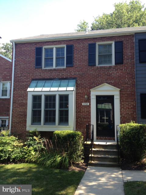 Location is fantastic, and so is this lovely 3 bedroom, 2 1/2 bath townhouse with large attic space for storage. Home is located in sought after Kenwood Forest neighborhood within walking distance of Bethesda Metro Station and downtown Bethesda. Two minute walk to Safeway and the Capital Crescent Trail and backs to Montgomery County parkland with a county playground and soccer fields.
Come enjoy the privacy of this quiet community close to everything you love!
Pets ok on a case by case basis with additional monthly pet fee!
Requirements:
- Credit score: 680+
- Income: 3 times rent
- No negative rental history
- All applicants 18+ MUST apply
**ATTENTION**:
We do not ask people to submit rental applications in order to see properties. Do not submit applications on systems that we do not authorize. Beware of scams!