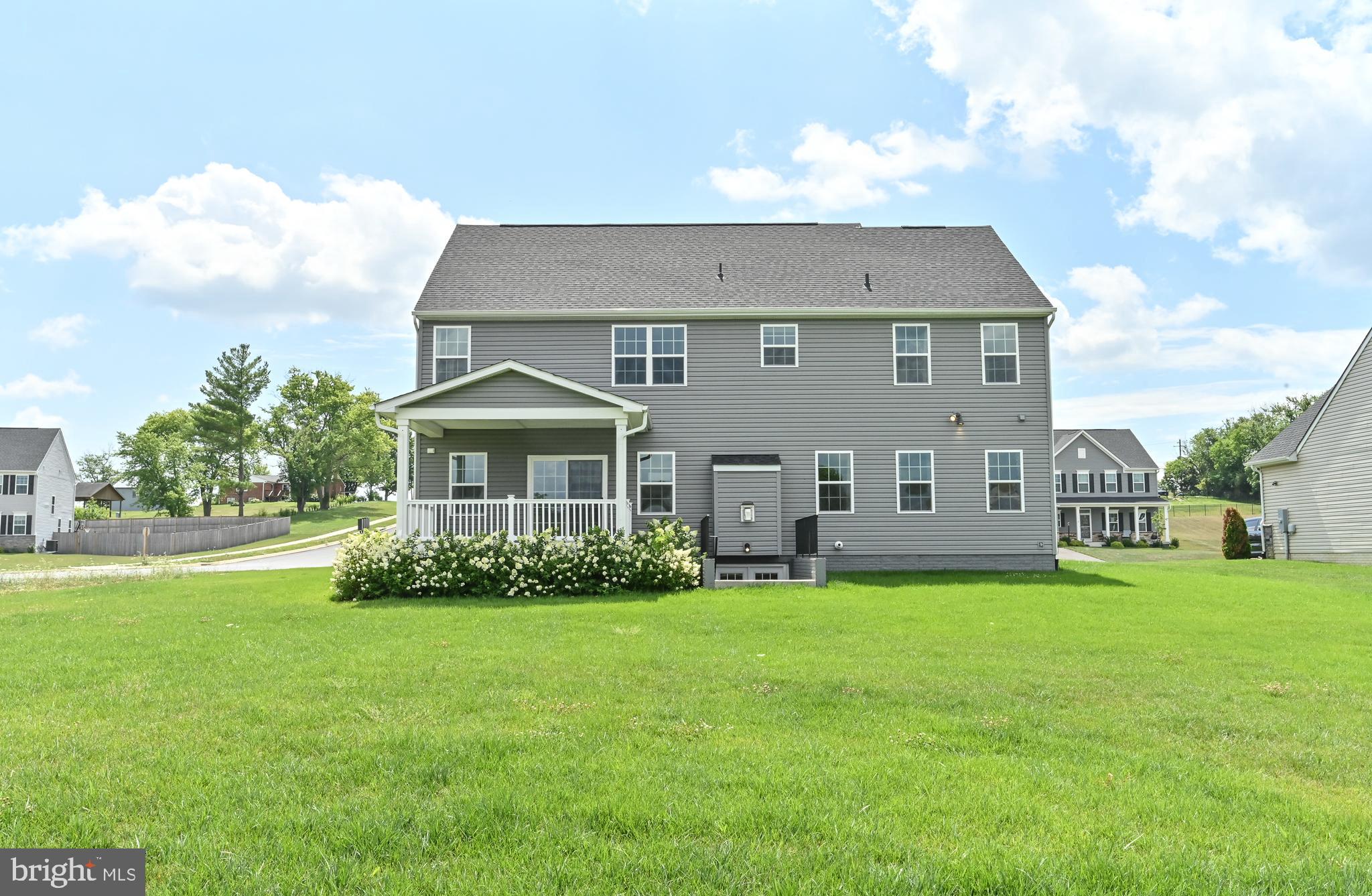 MOUNTAIN VIEW ESTATES - Residential