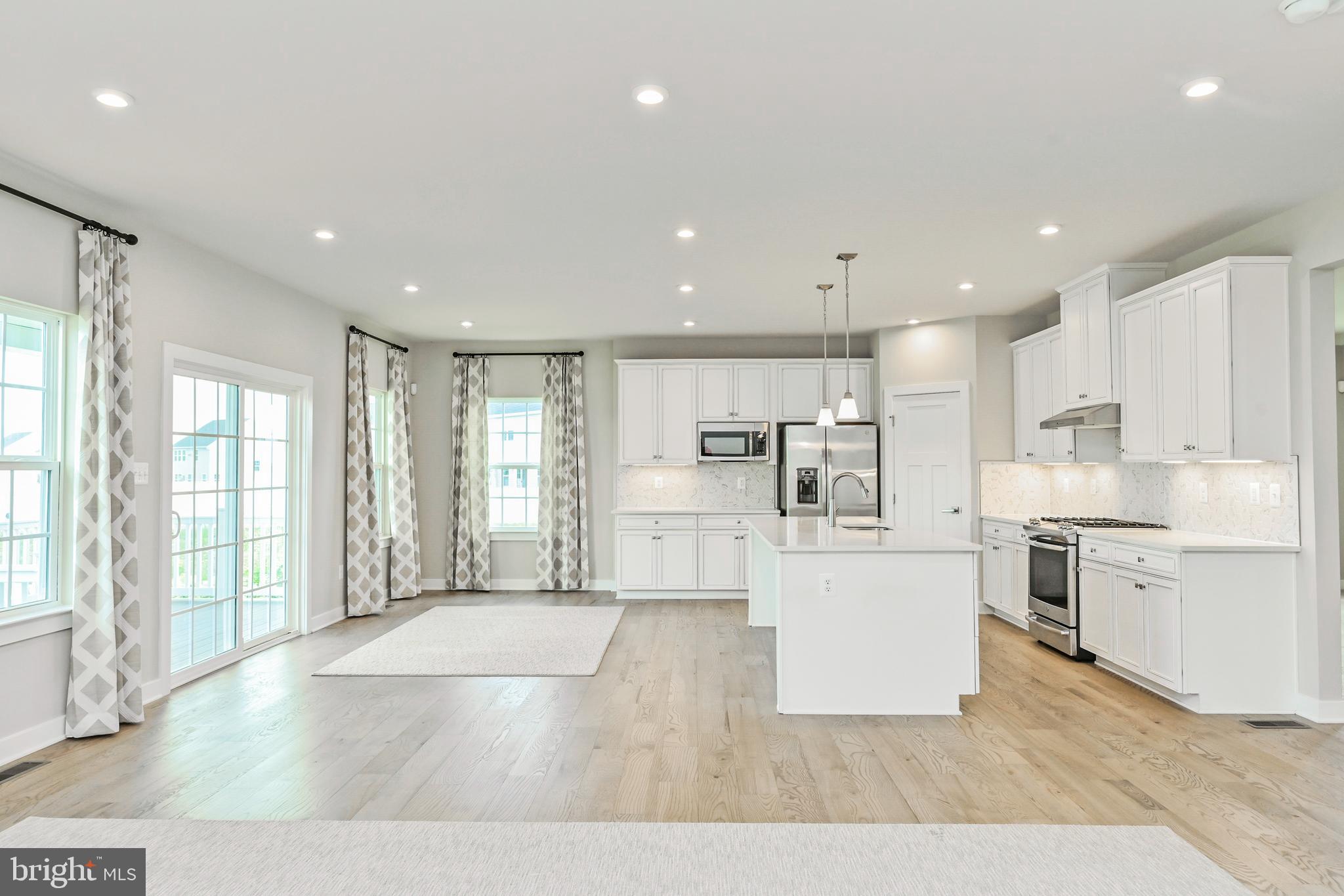 MOUNTAIN VIEW ESTATES - Residential