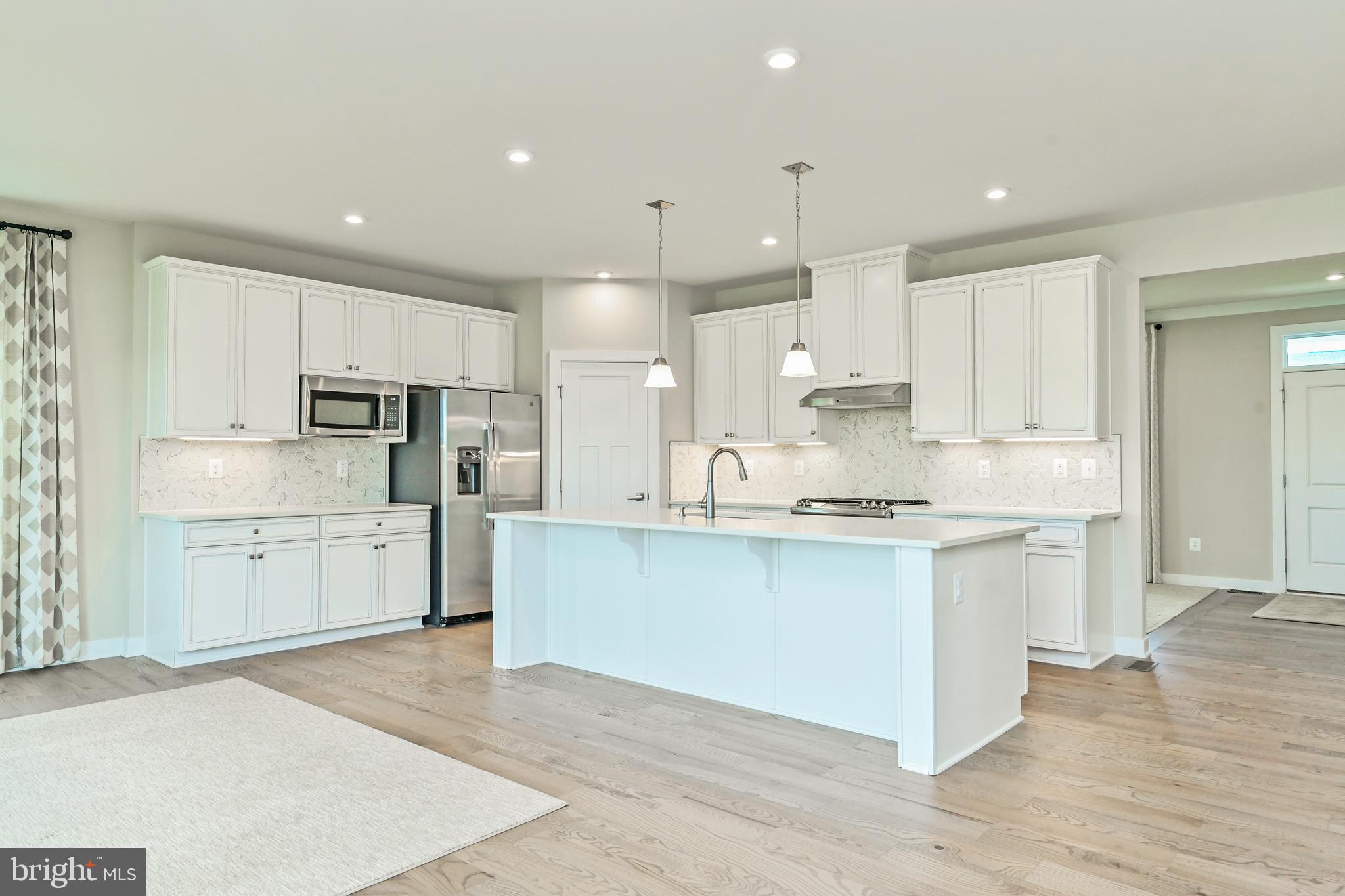 MOUNTAIN VIEW ESTATES - Residential