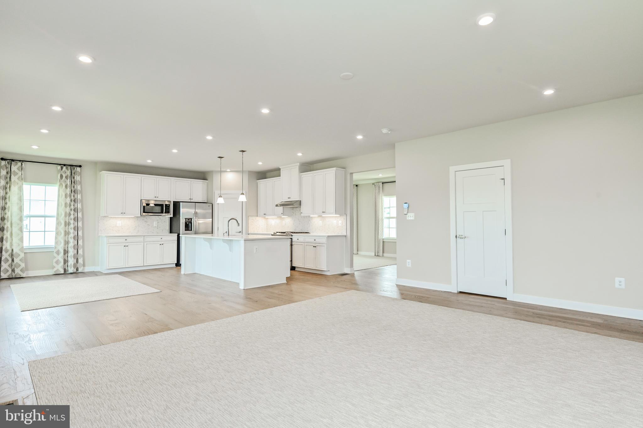 MOUNTAIN VIEW ESTATES - Residential