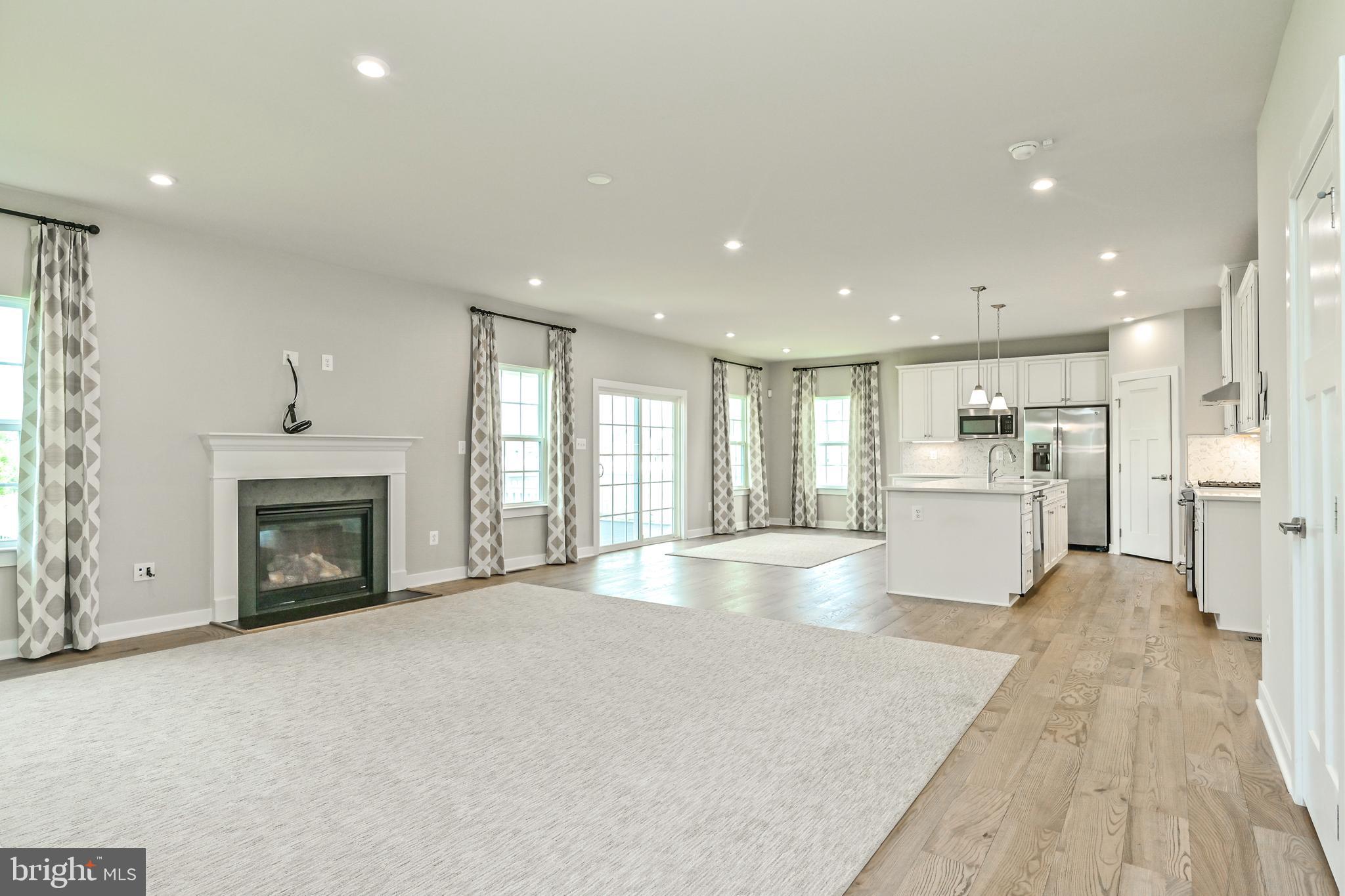 MOUNTAIN VIEW ESTATES - Residential