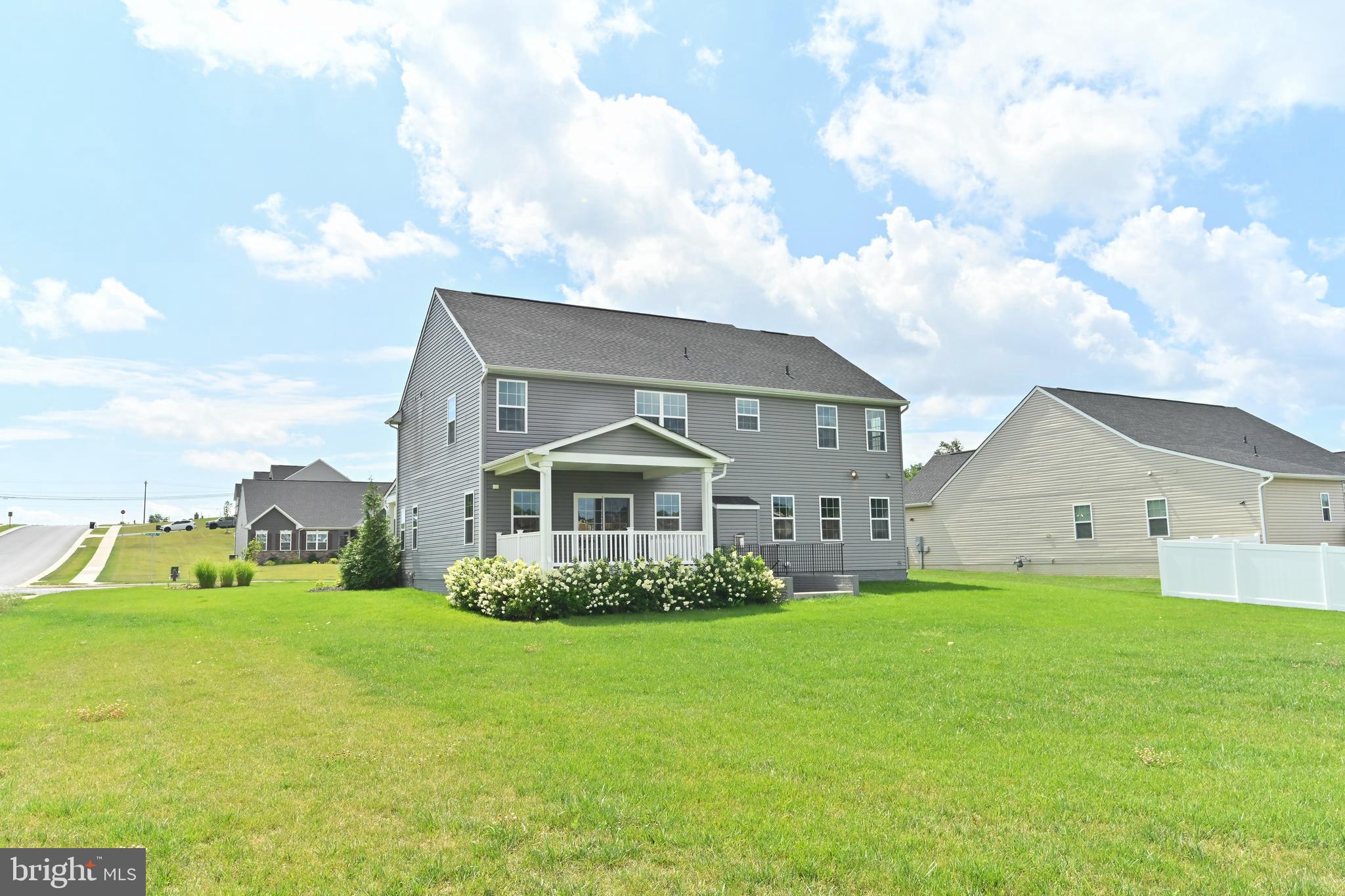 MOUNTAIN VIEW ESTATES - Residential