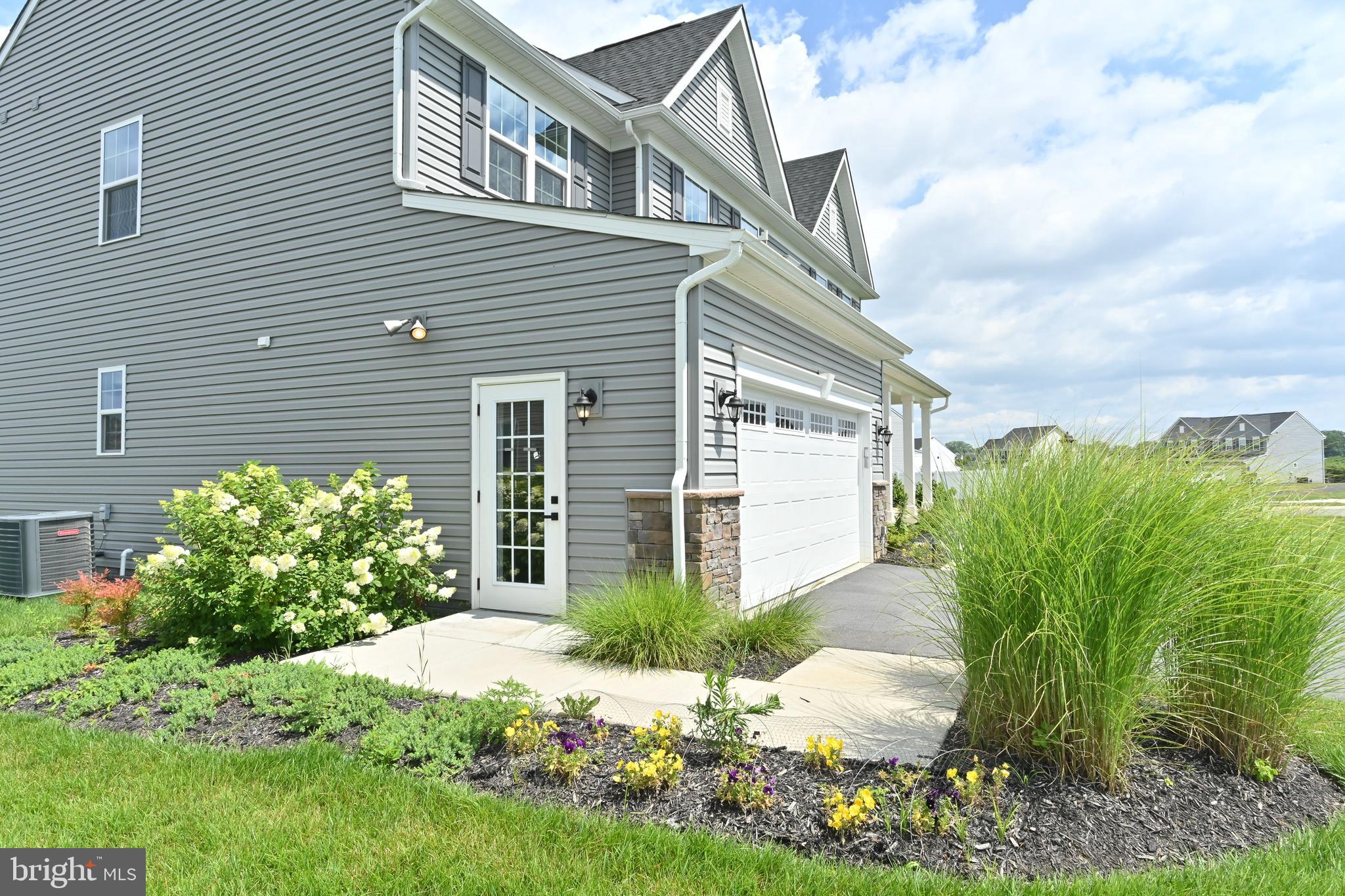 MOUNTAIN VIEW ESTATES - Residential