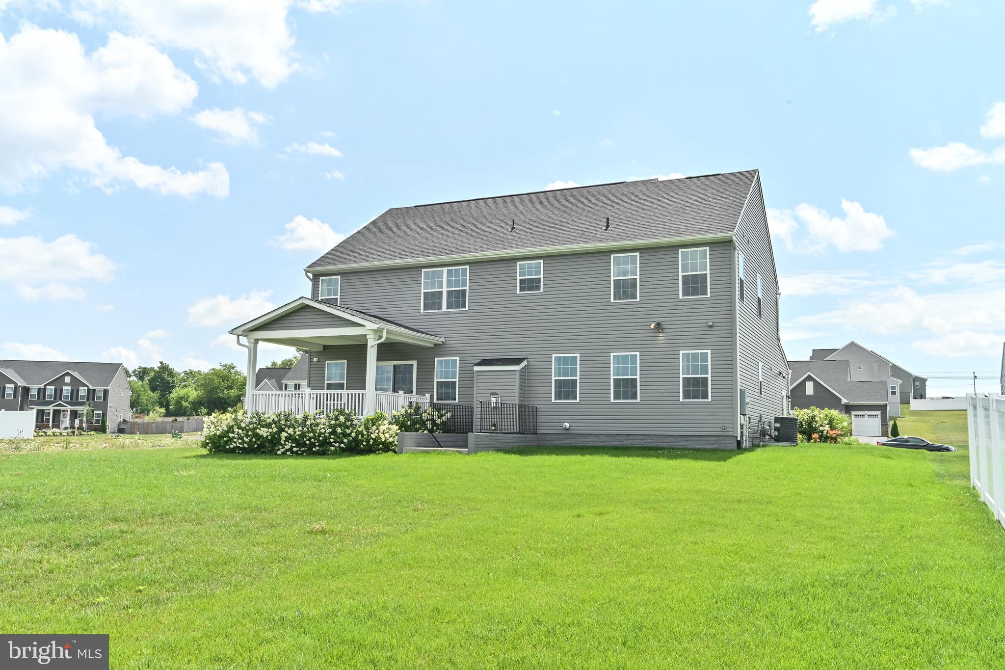 MOUNTAIN VIEW ESTATES - Residential