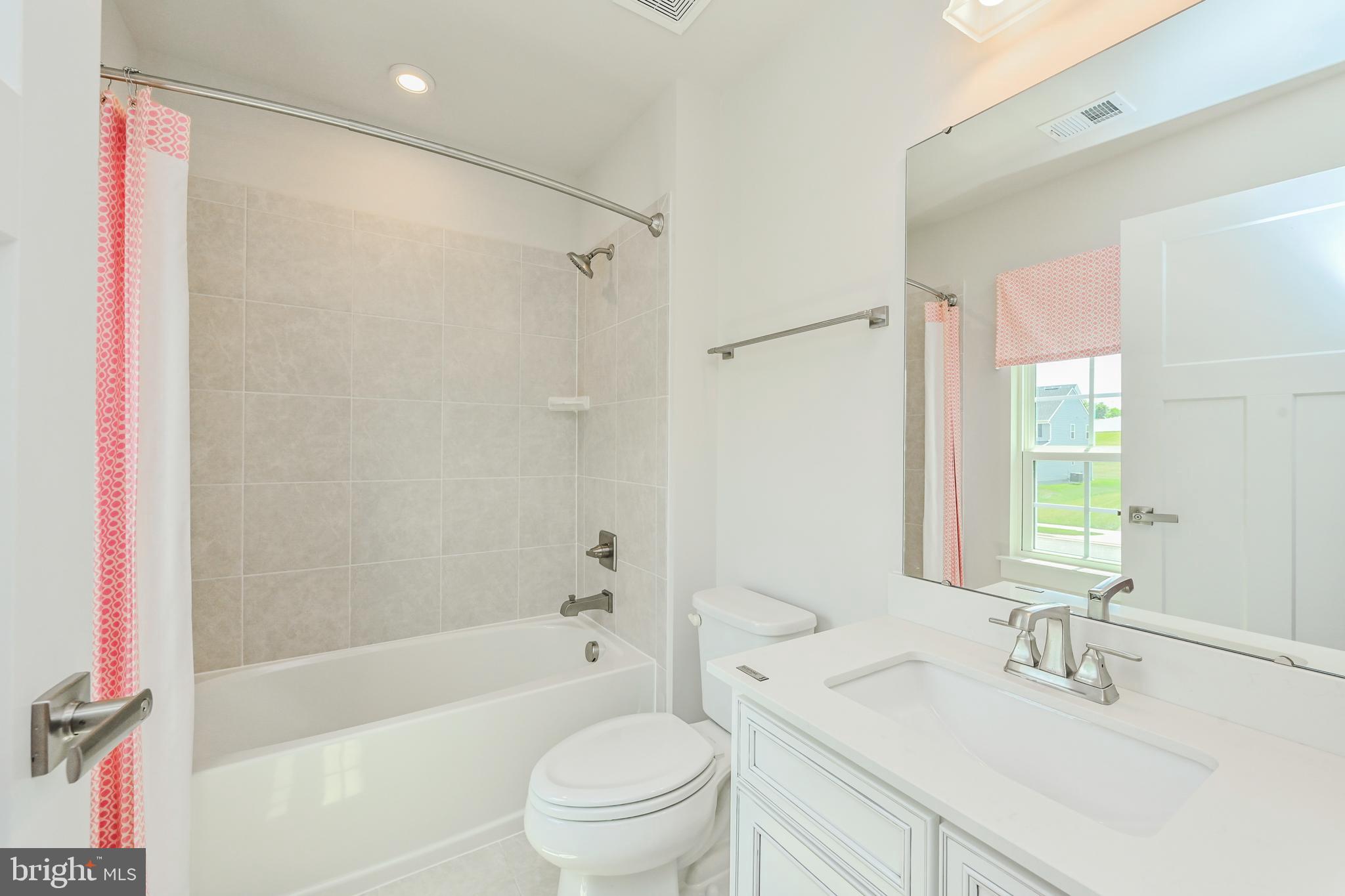 MOUNTAIN VIEW ESTATES - Residential