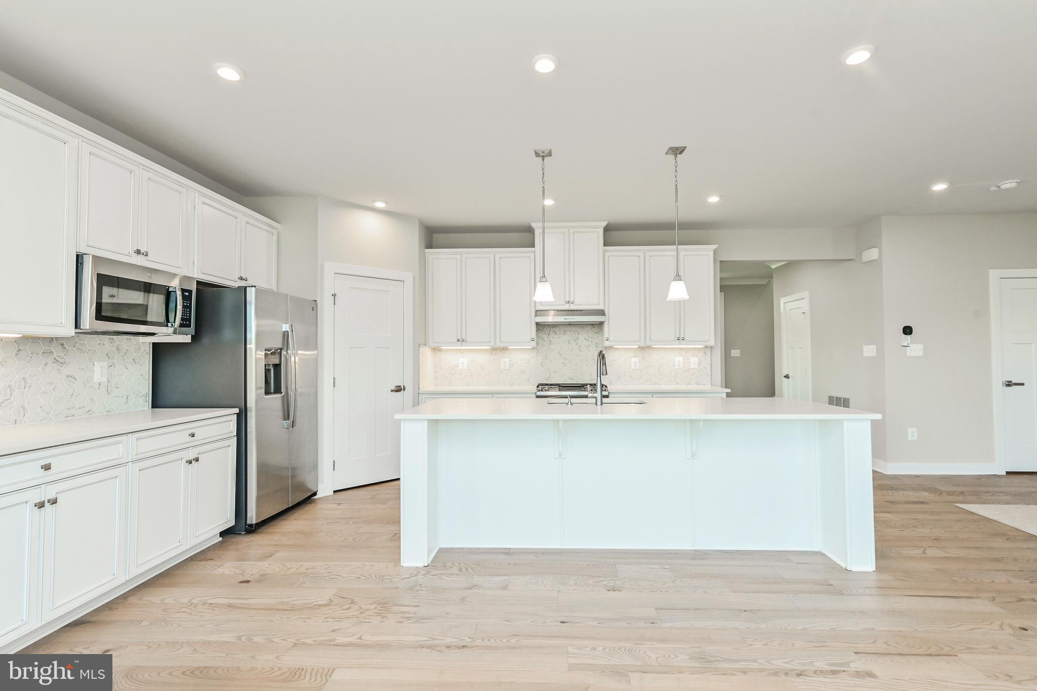 MOUNTAIN VIEW ESTATES - Residential