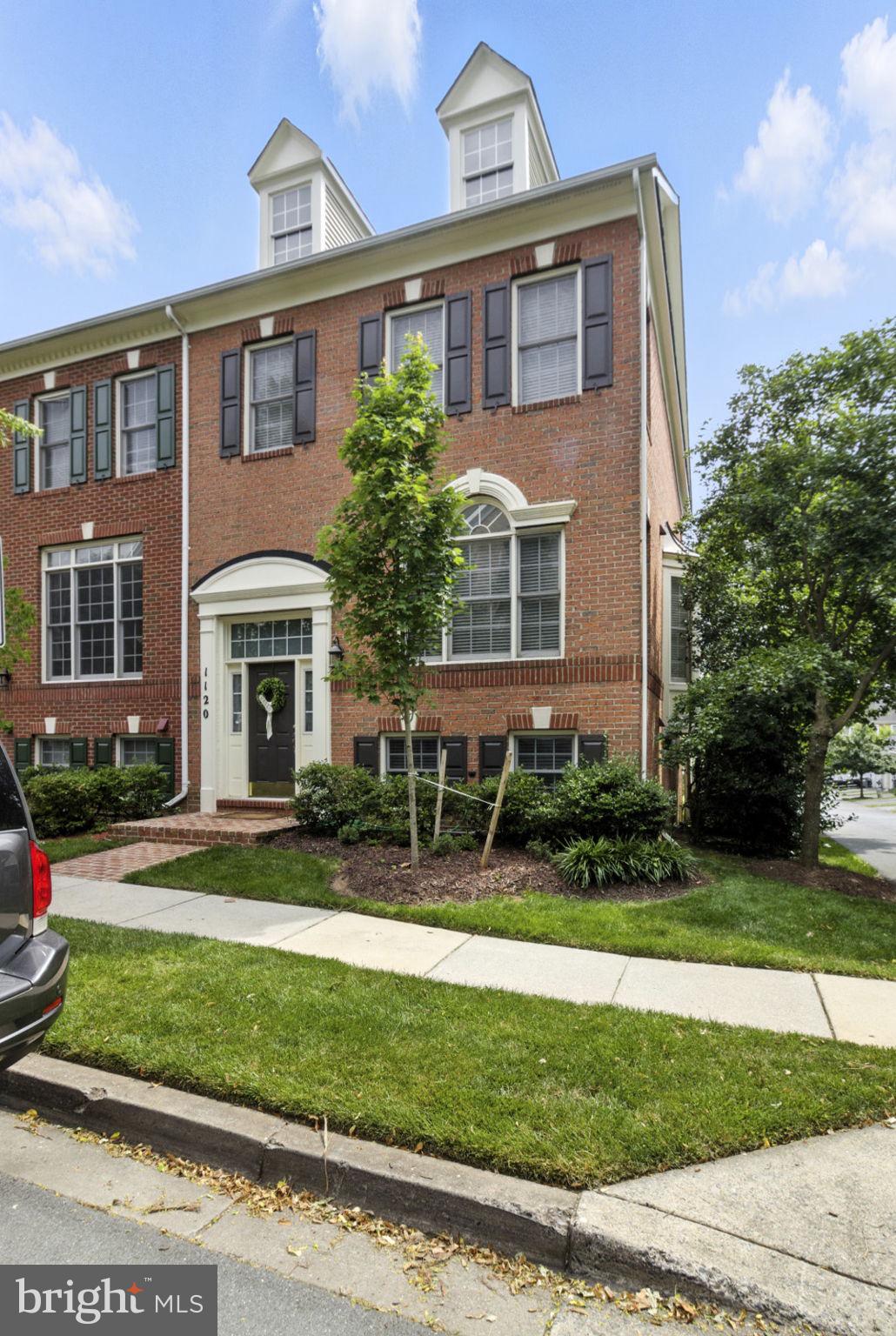 Immaculate sunfilled end unit townhome in King Farm. Amenity filled community with shuttle to metro, 2 pools and clubhouses, parks and more. New commercial type range, perfect for the cook of the home to enjoy. Large fenced in back yard, 3 finished level with granite countertops in kitchen, gas fireplance, walk-out lower level leading to backyard and 2 car detached garage. Must see this fabulous deck for outdoor entertaining. This home shows like new!