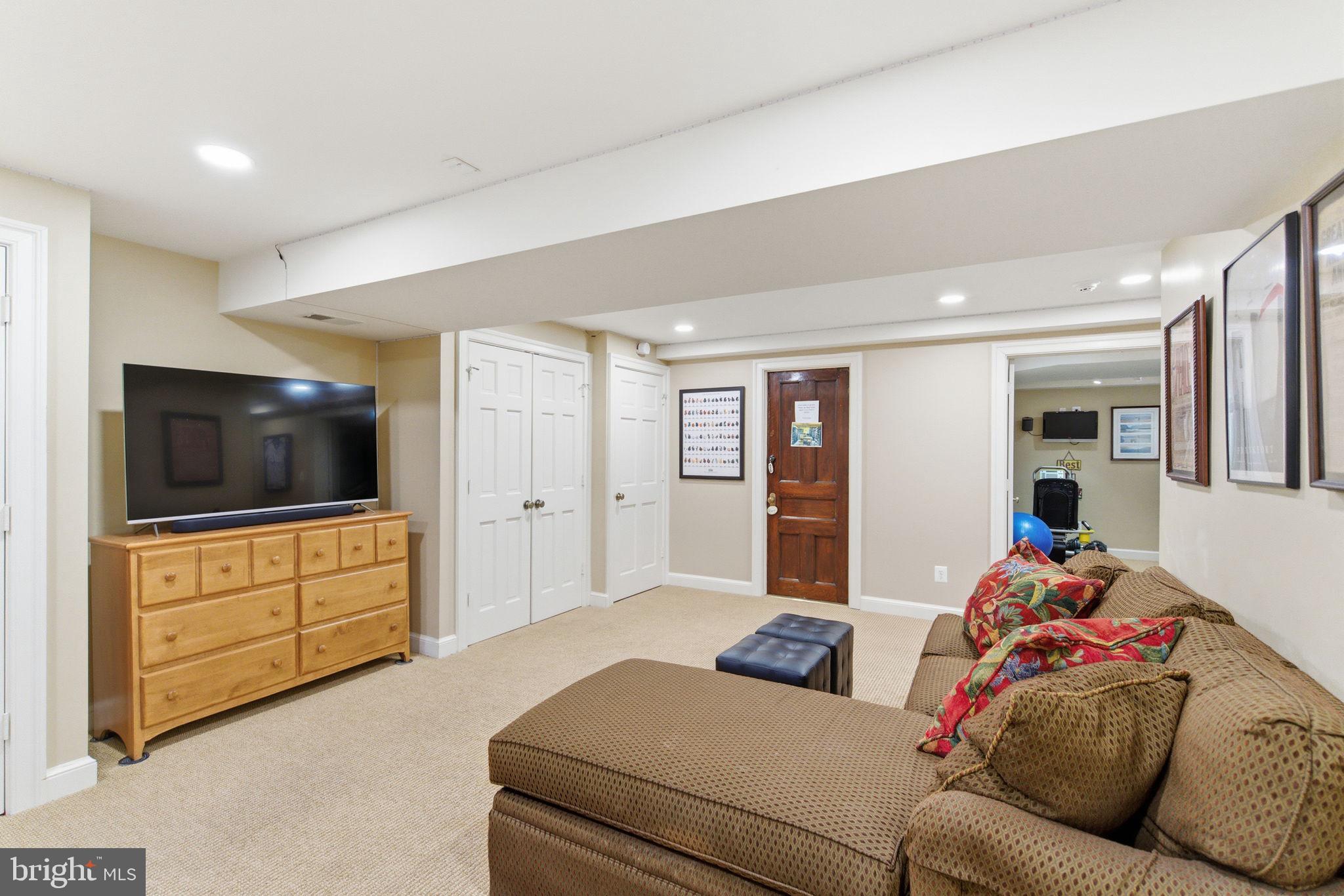 WESTMORELAND HILLS - Residential