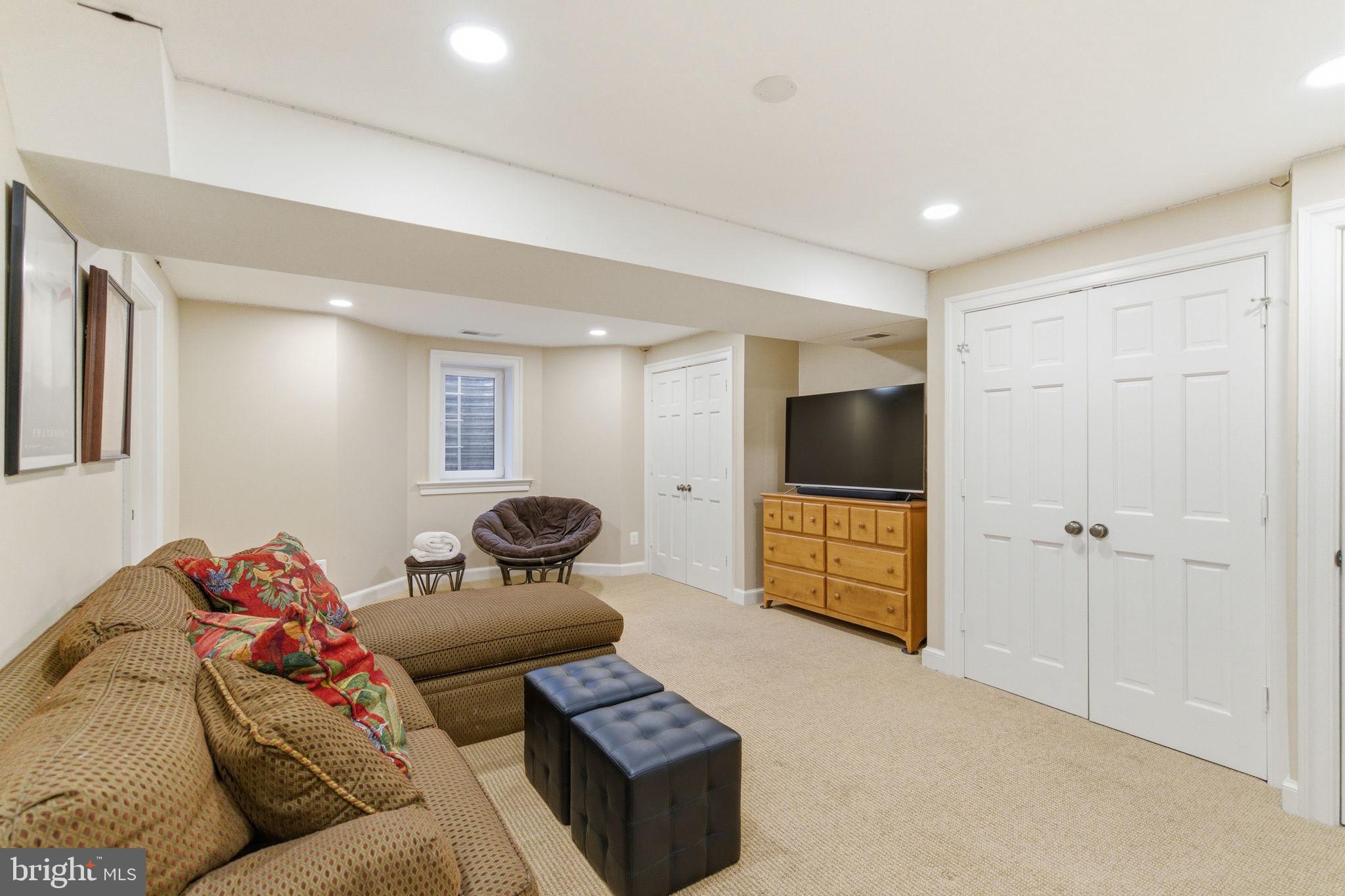 WESTMORELAND HILLS - Residential