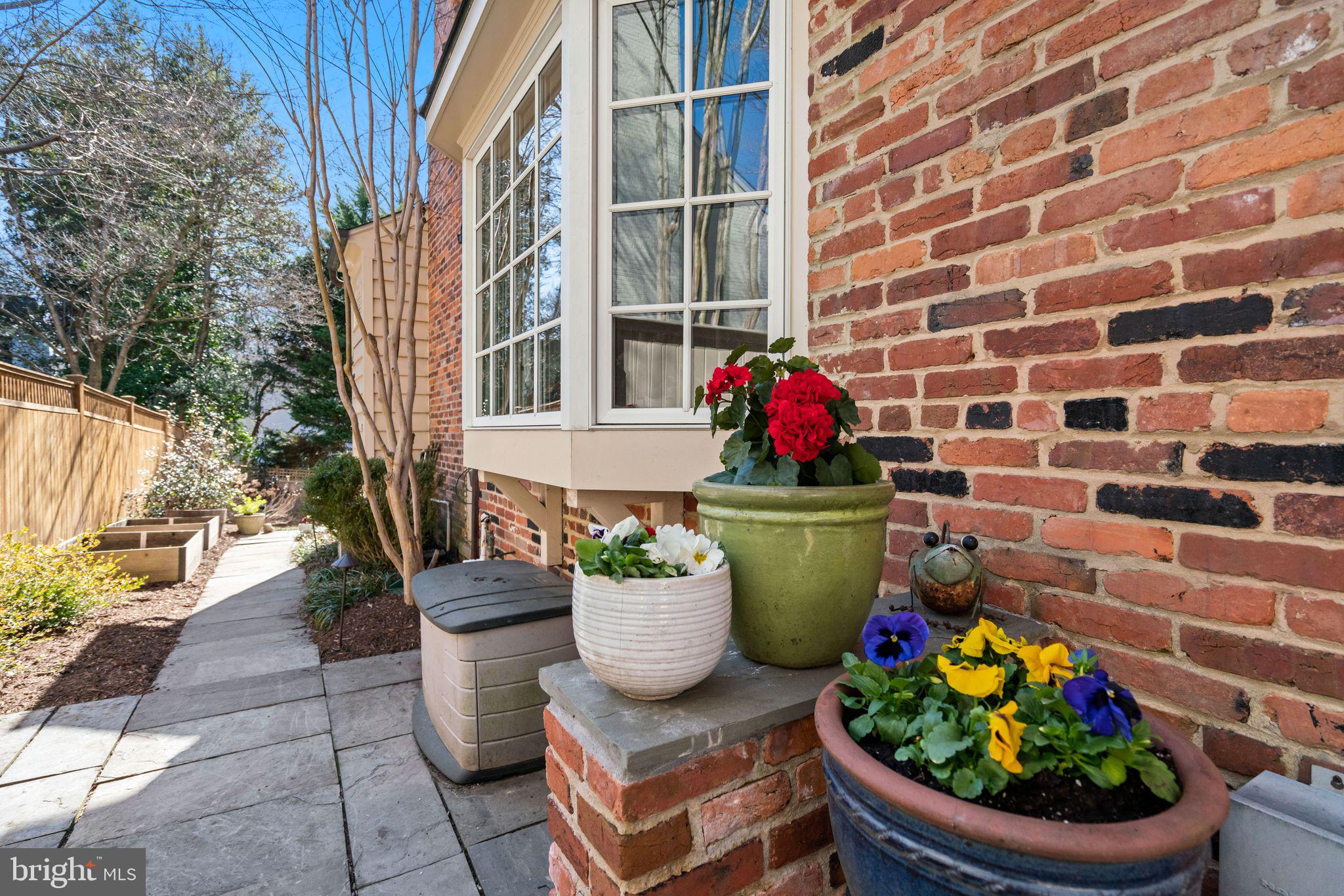 WESTMORELAND HILLS - Residential