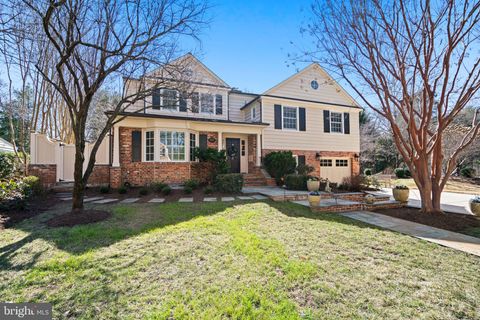 Photo of 5310 Elliott Road, BETHESDA, MD 20816 (MLS # MDMC2218000)
