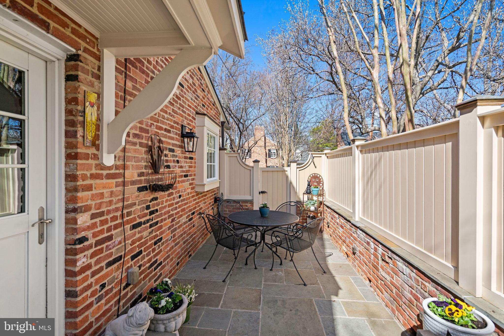 WESTMORELAND HILLS - Residential