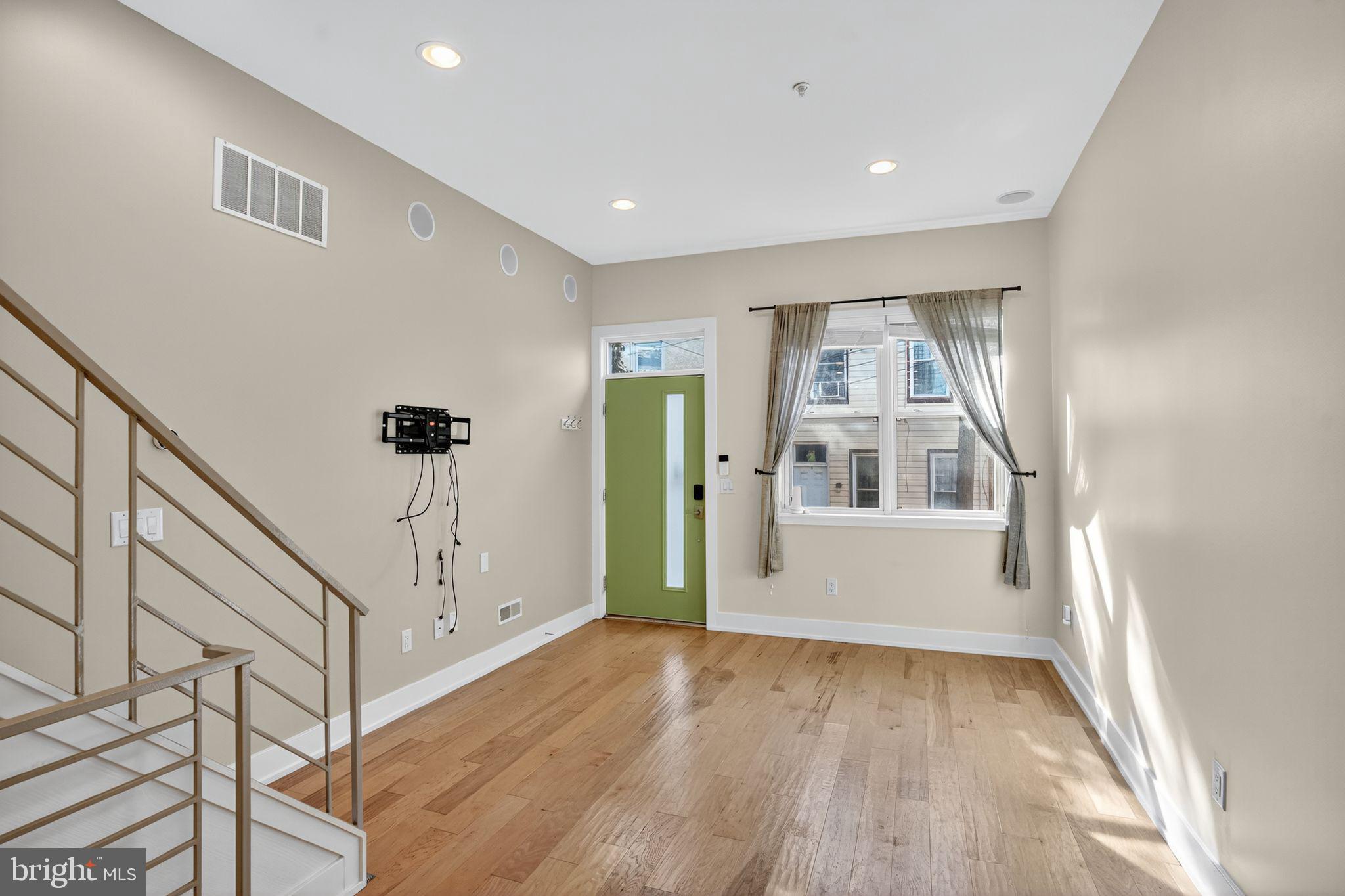 DICKINSON NARROWS - Residential Lease