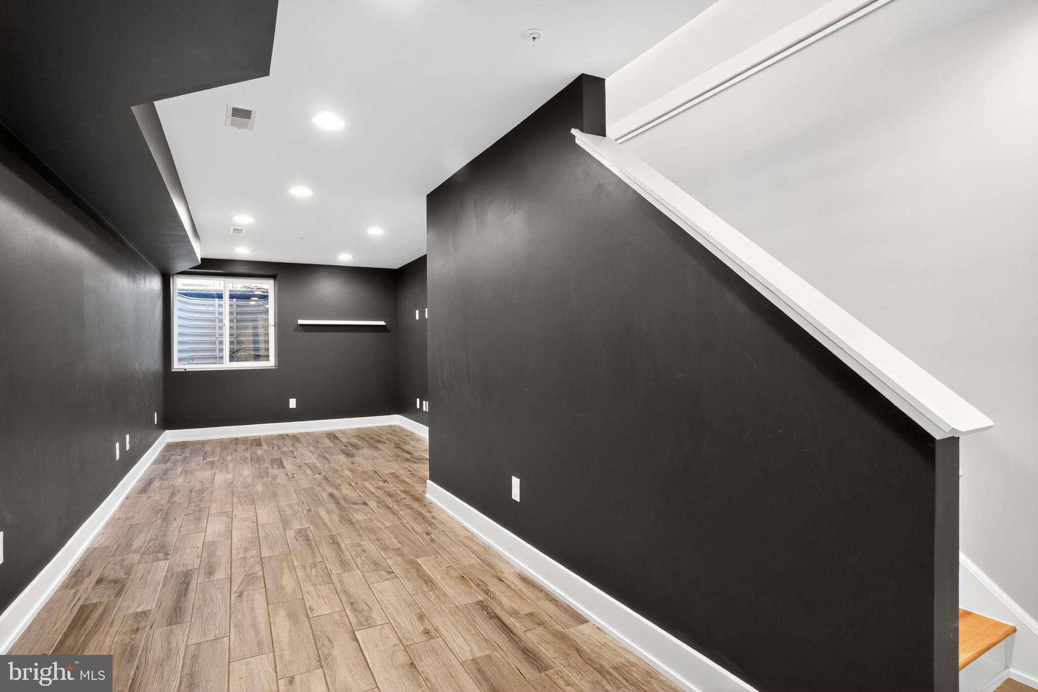 DICKINSON NARROWS - Residential Lease