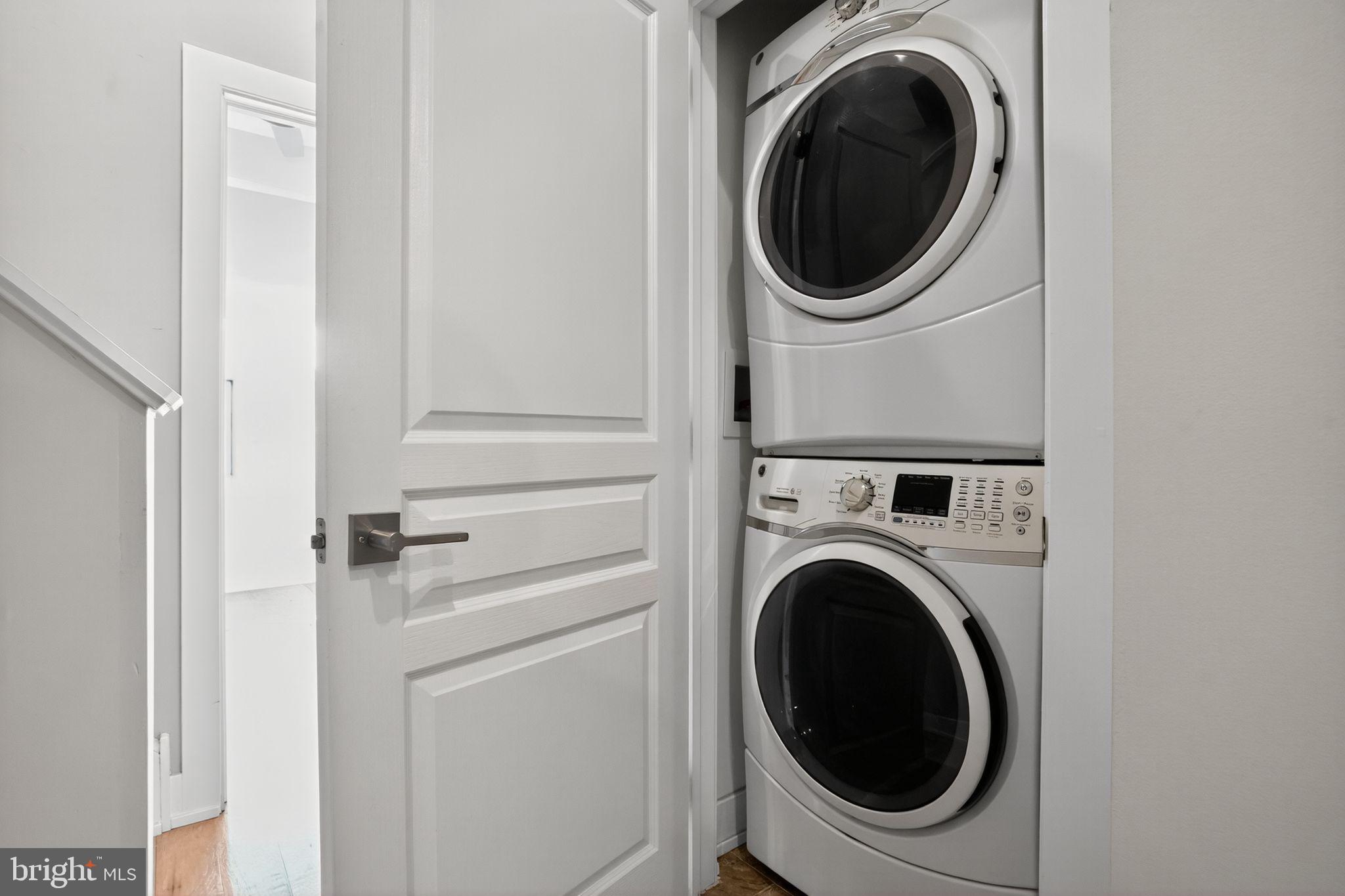 DICKINSON NARROWS - Residential Lease