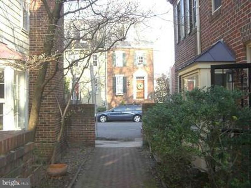 BEAUTIFUL TOWNHOME IN HISTORIC OLD TOWN. 3 levels include 3BRs and 2FBs.  Master BR showcases it's own working FP! Updated granite counter tops, SS appliances, hardwood floors throughout. Spacious private patio for outdoor entertaining.  Perfectly situated in Old Town on Fayette between Prince and Duke St, 1 1/2 block from King Street.  Rental includes 1 PRIVATE parking space!  This is a MUST SEE!