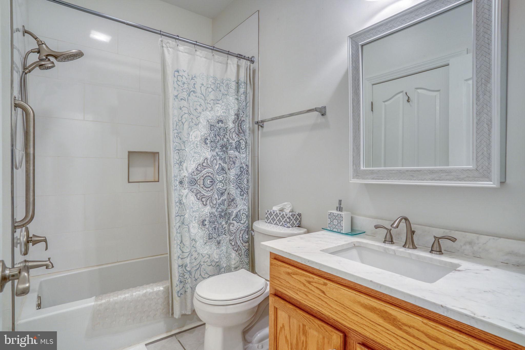 VILLAGE OF EASTRIDGE - Residential