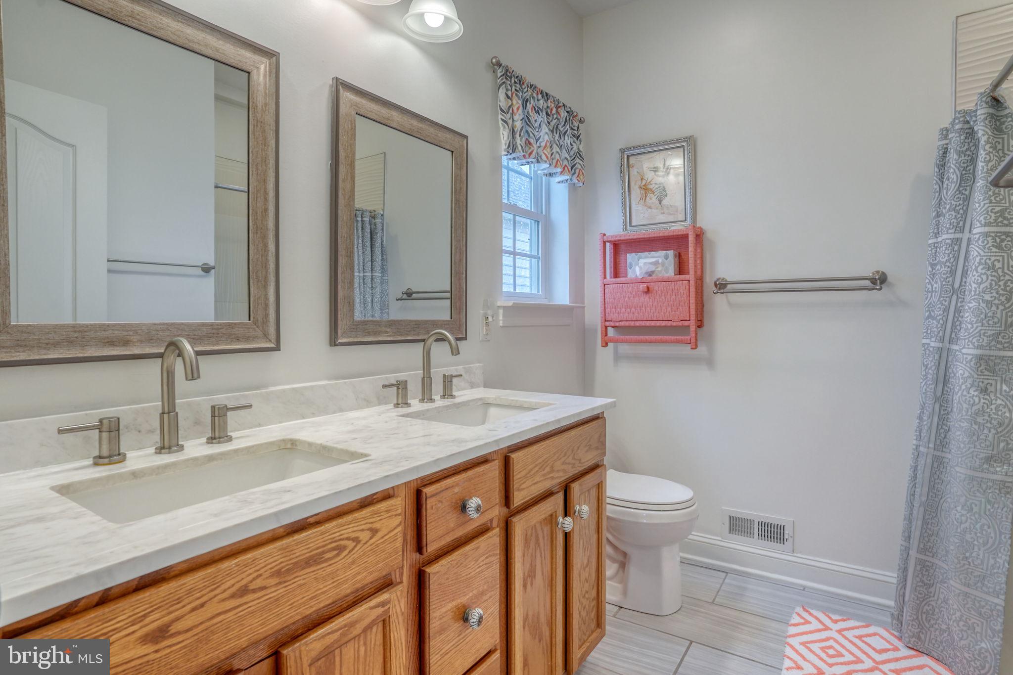 VILLAGE OF EASTRIDGE - Residential