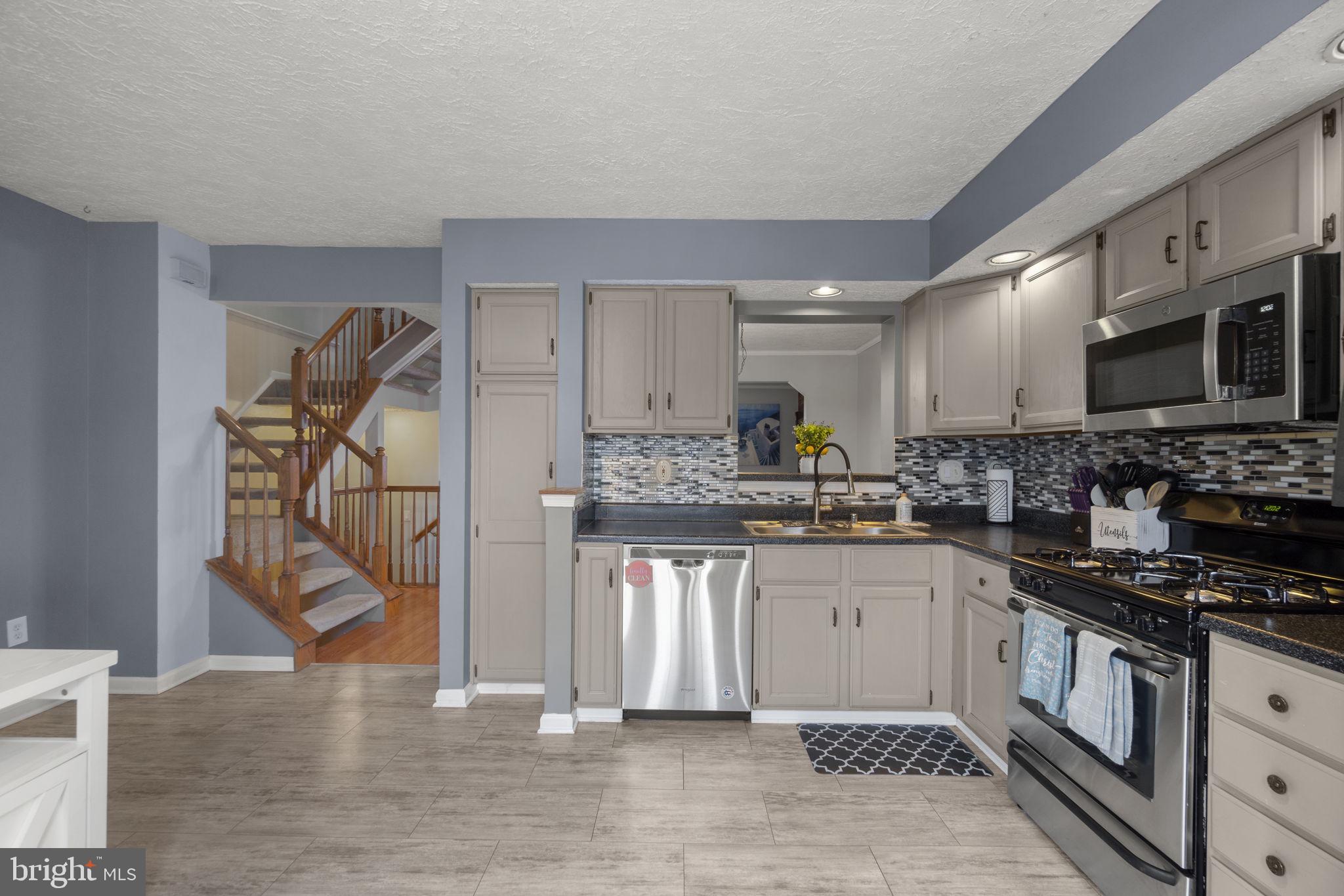 BALLENGER CREEK MEADOWS - Residential