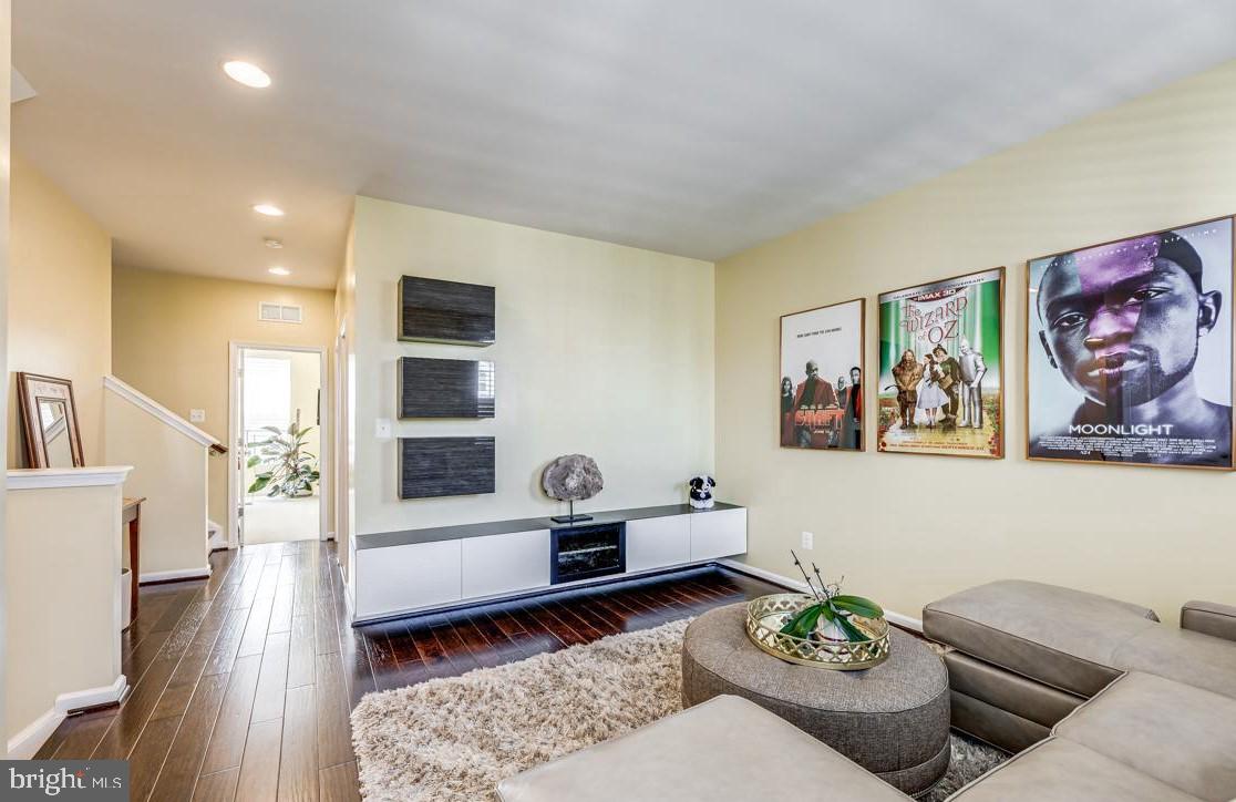 EMBREY MILL - Residential