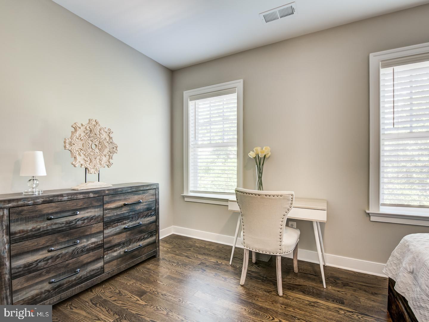 VIENNA WOODS - Residential