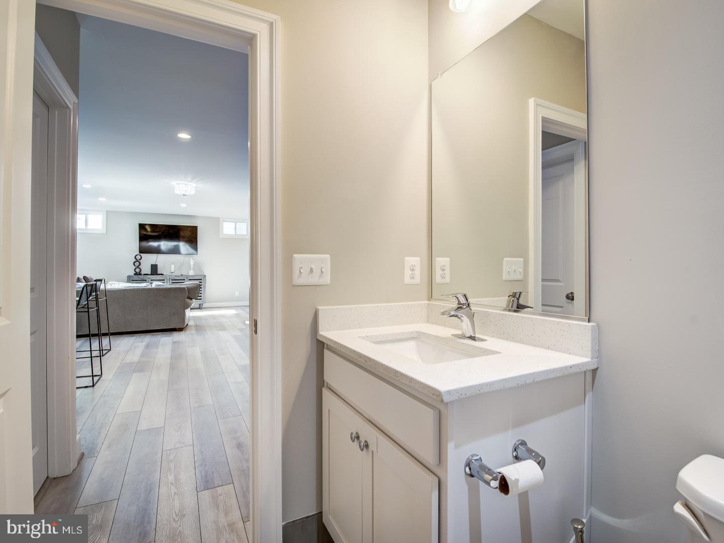 VIENNA WOODS - Residential