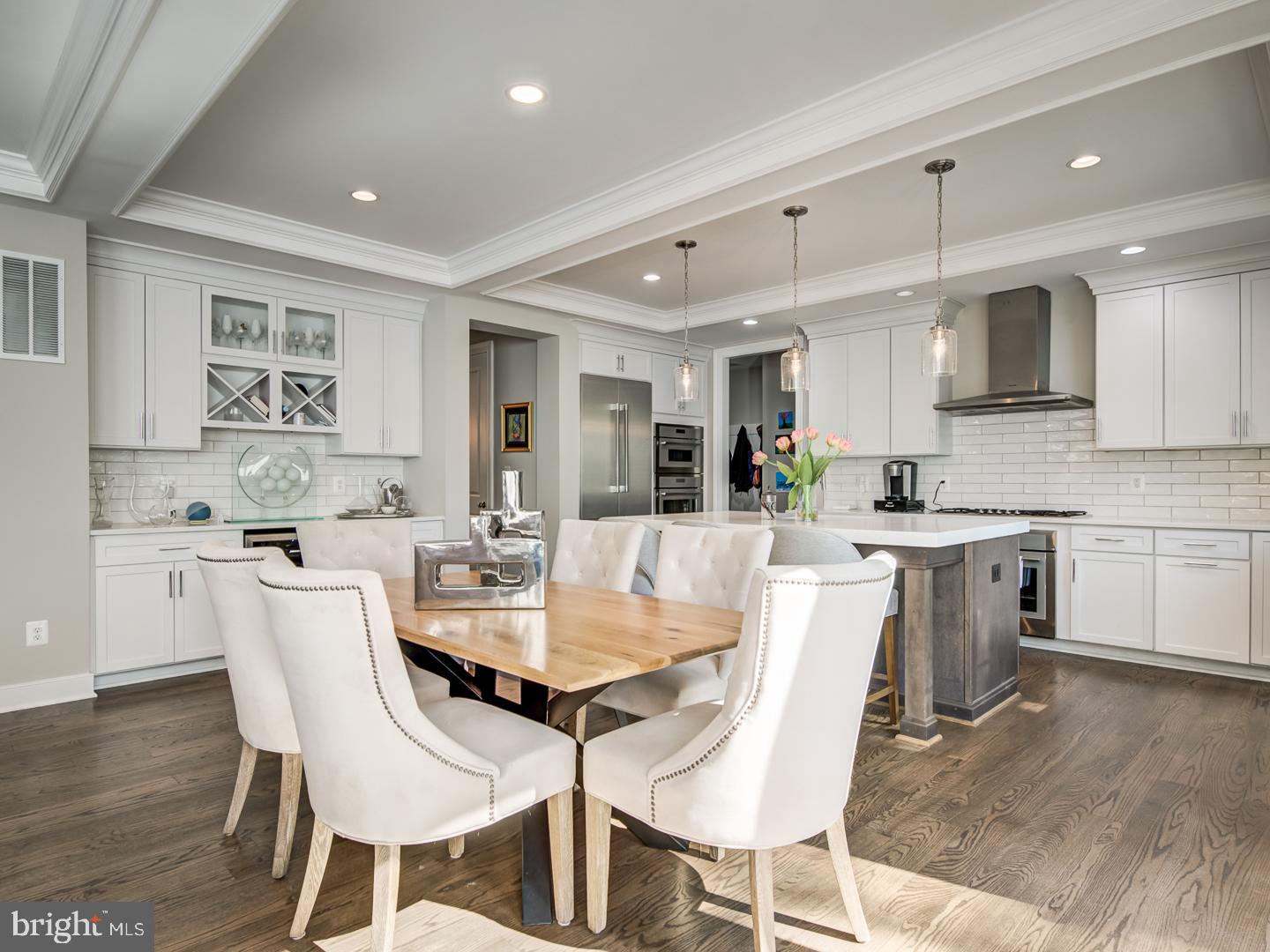 VIENNA WOODS - Residential