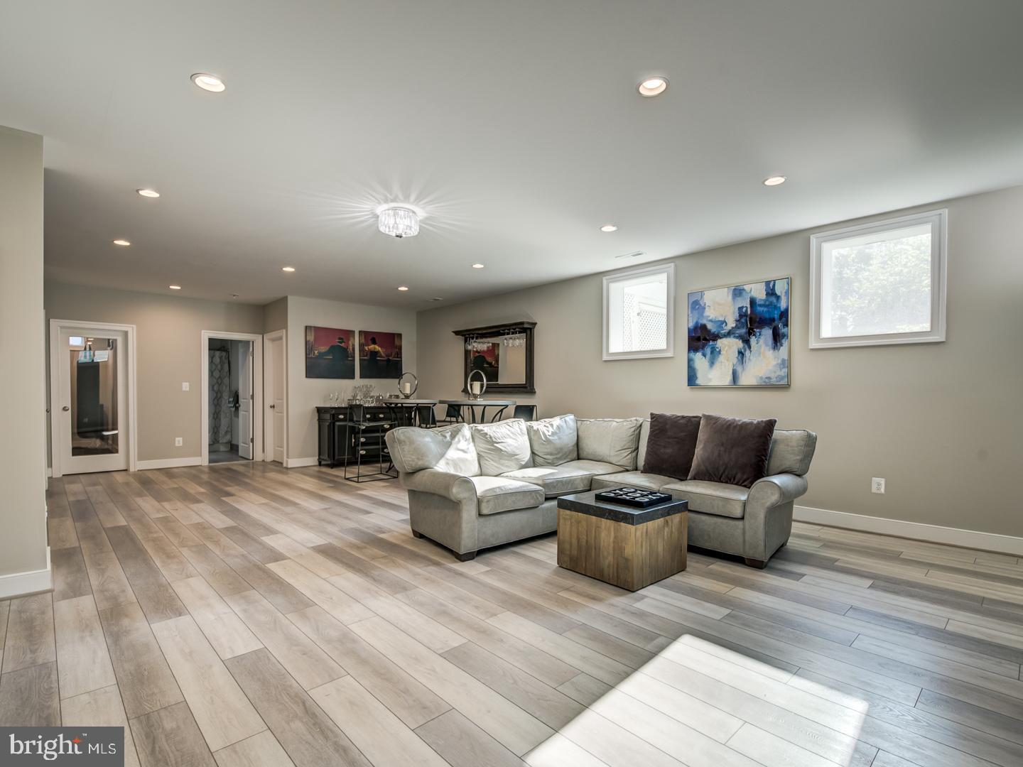 VIENNA WOODS - Residential