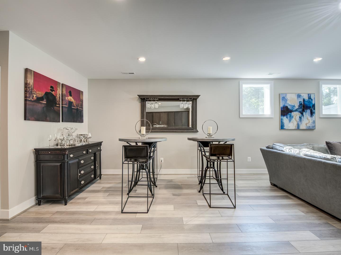 VIENNA WOODS - Residential