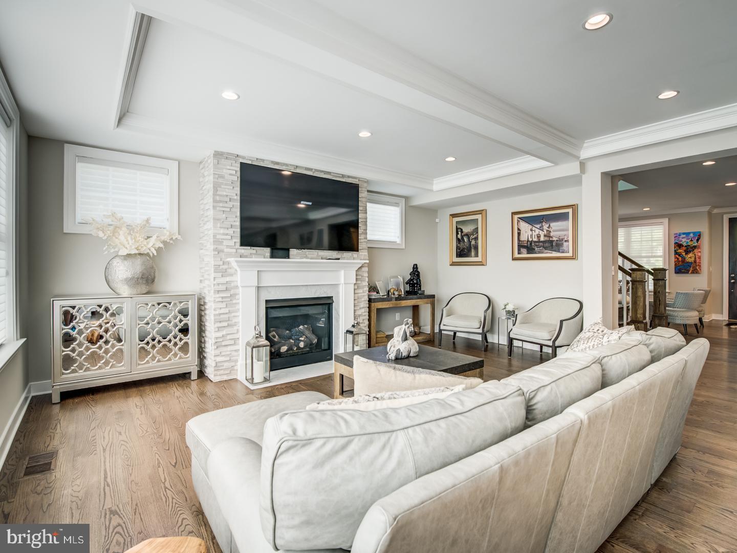 VIENNA WOODS - Residential