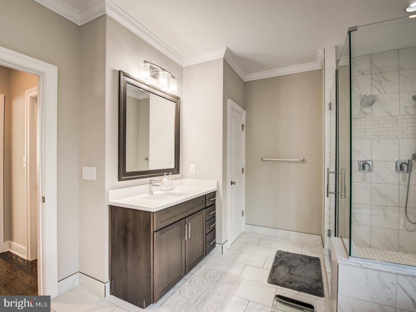 VIENNA WOODS - Residential