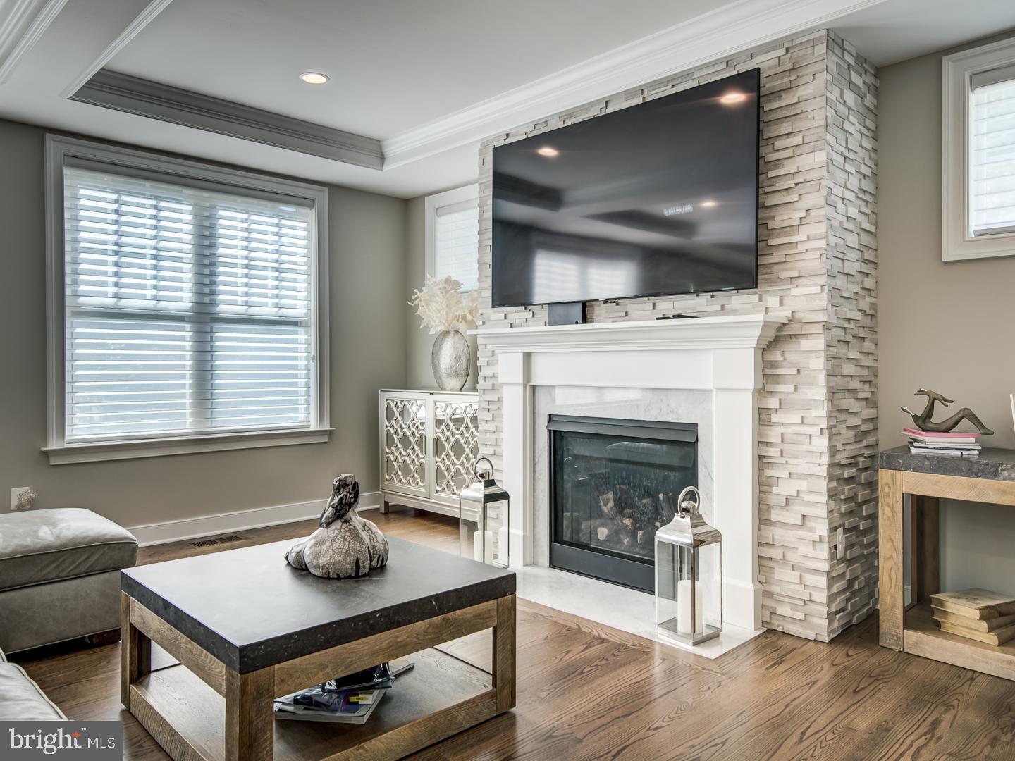 VIENNA WOODS - Residential