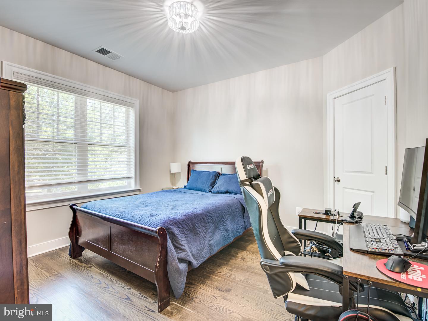 VIENNA WOODS - Residential