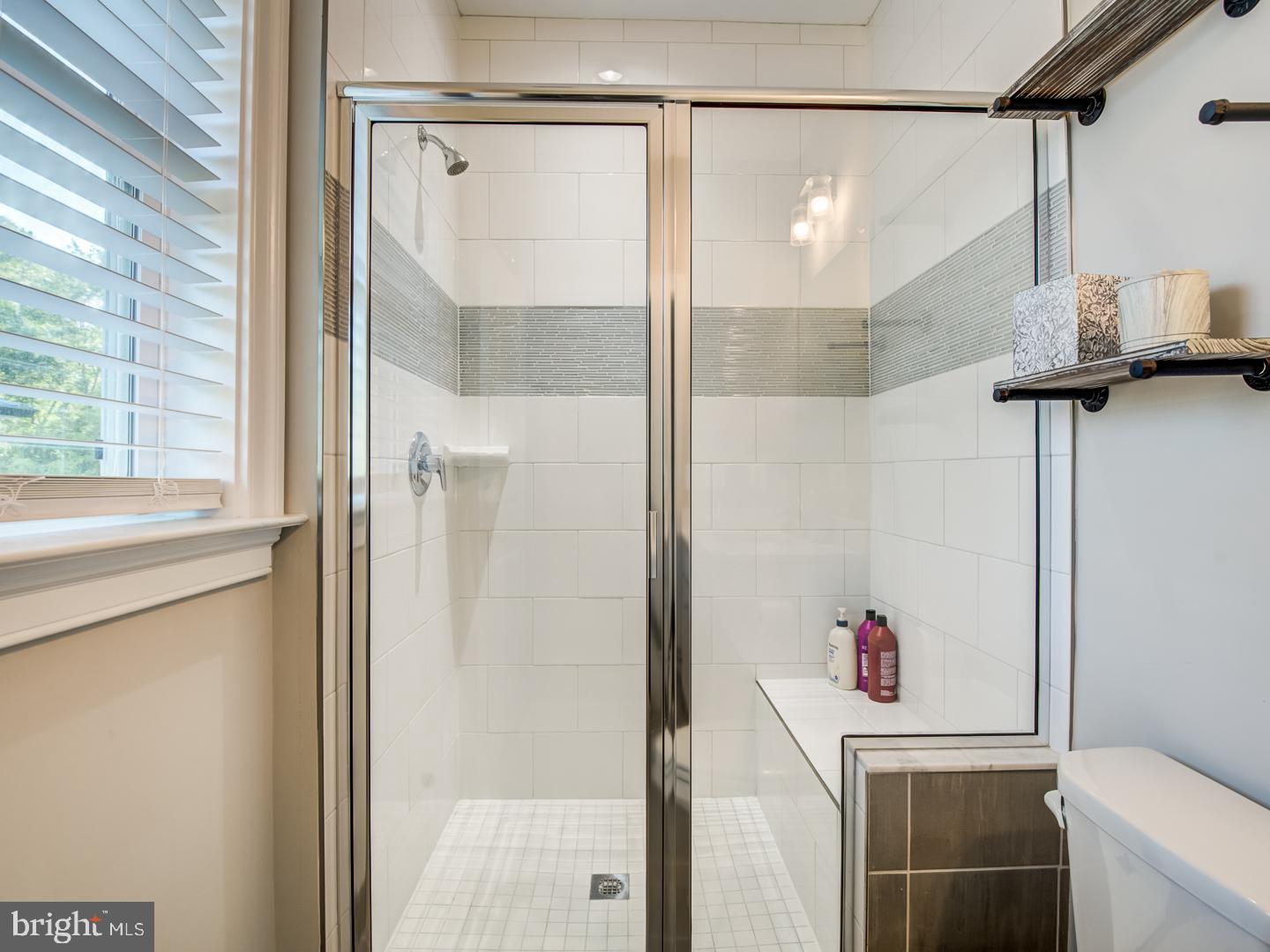 VIENNA WOODS - Residential