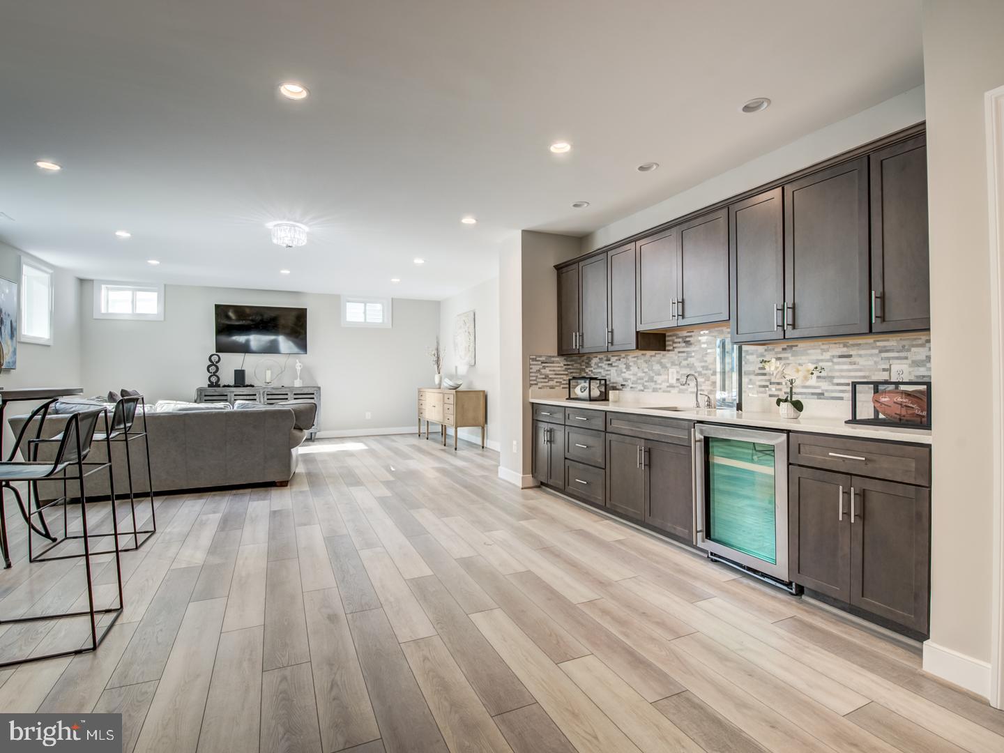 VIENNA WOODS - Residential