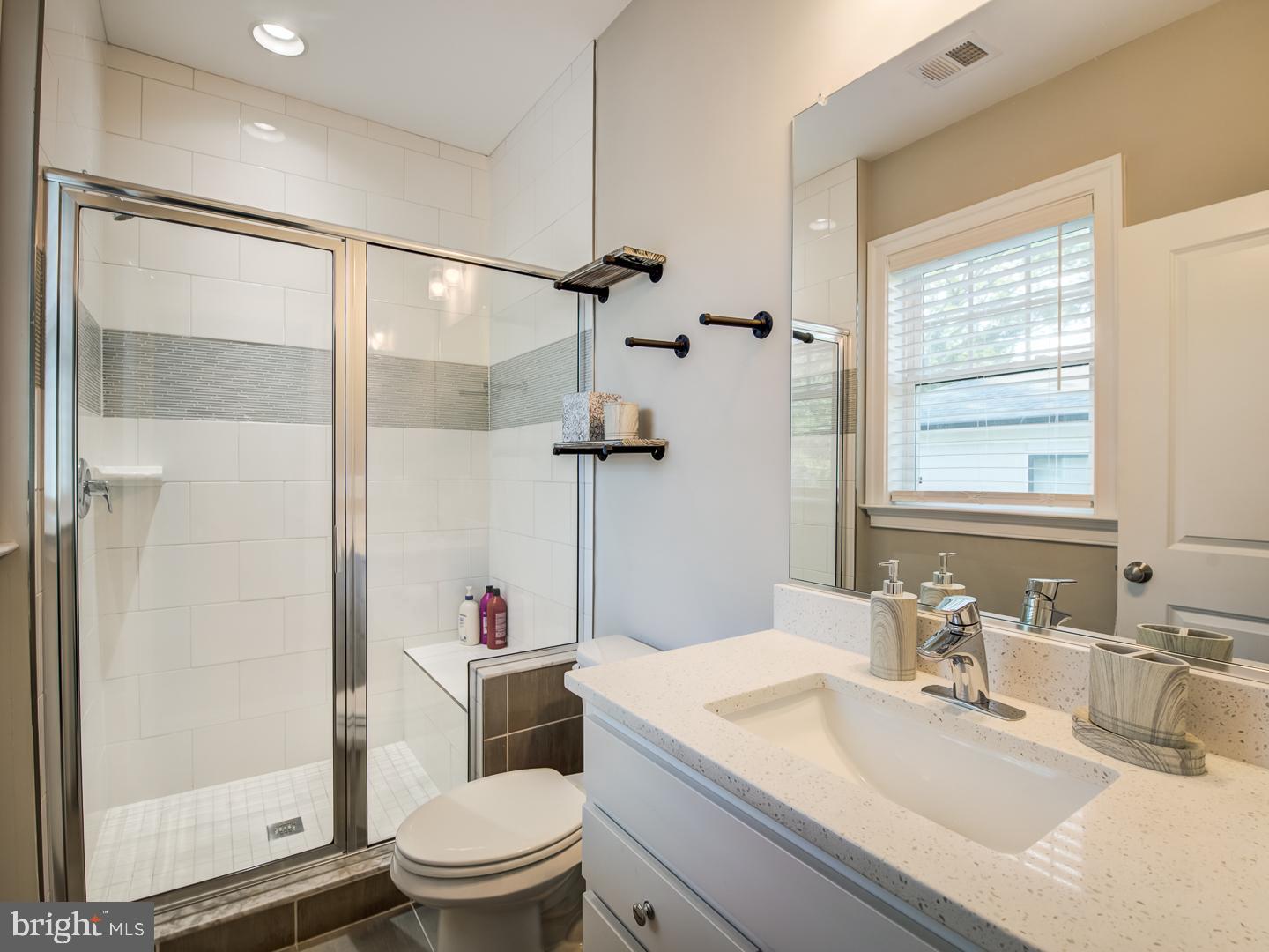 VIENNA WOODS - Residential