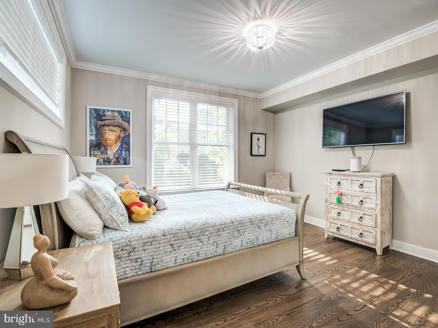 VIENNA WOODS - Residential