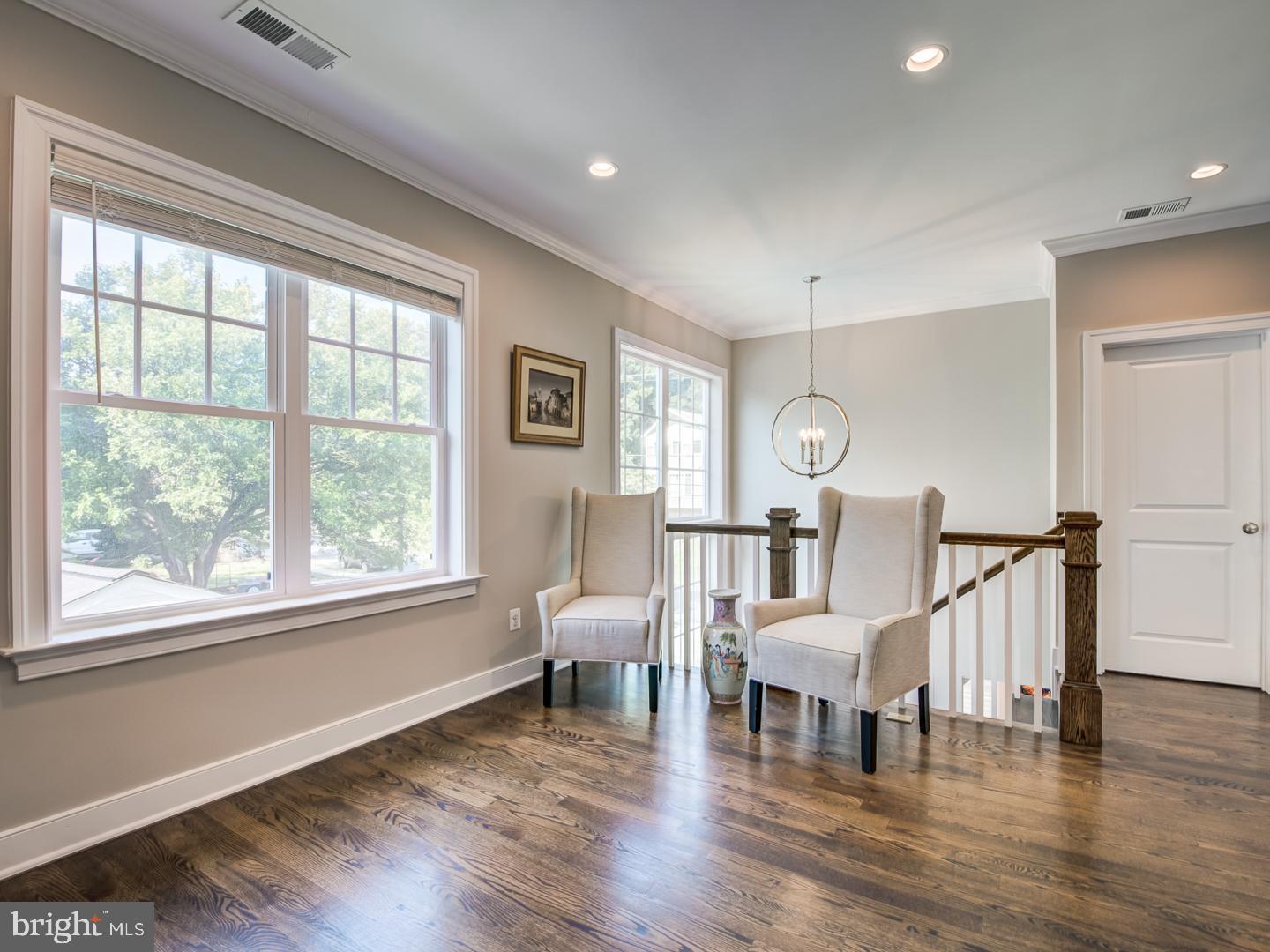 VIENNA WOODS - Residential