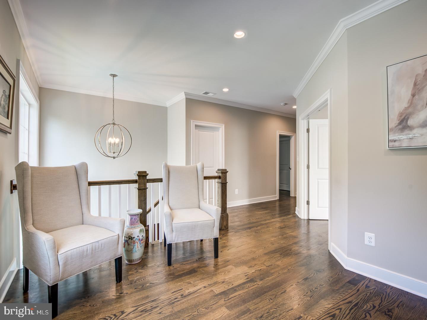 VIENNA WOODS - Residential