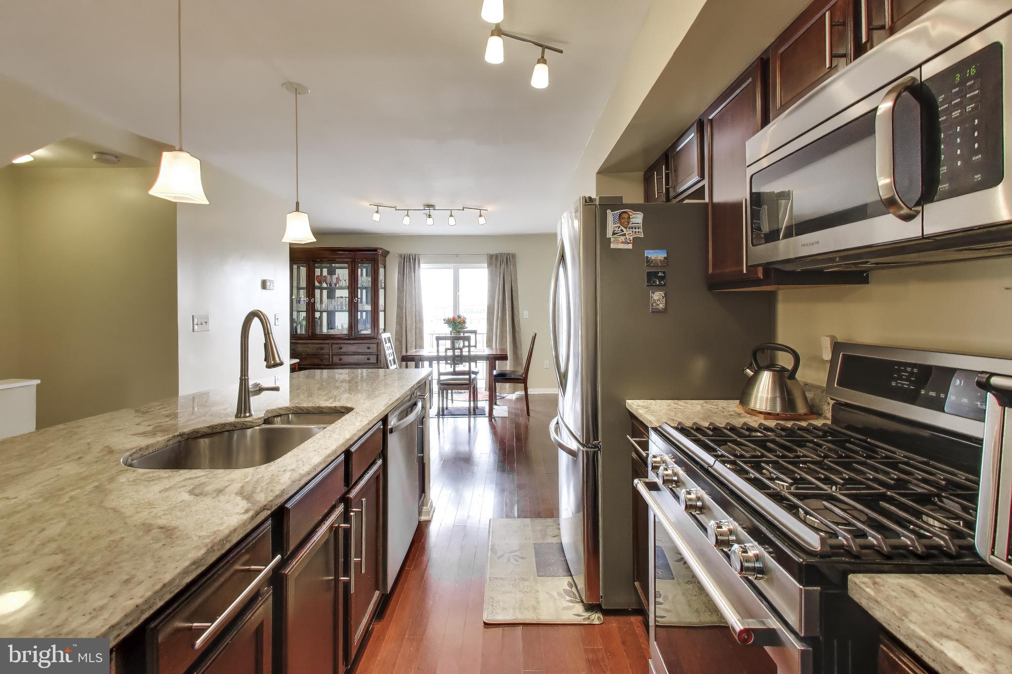 ATHENA SQUARE - Residential