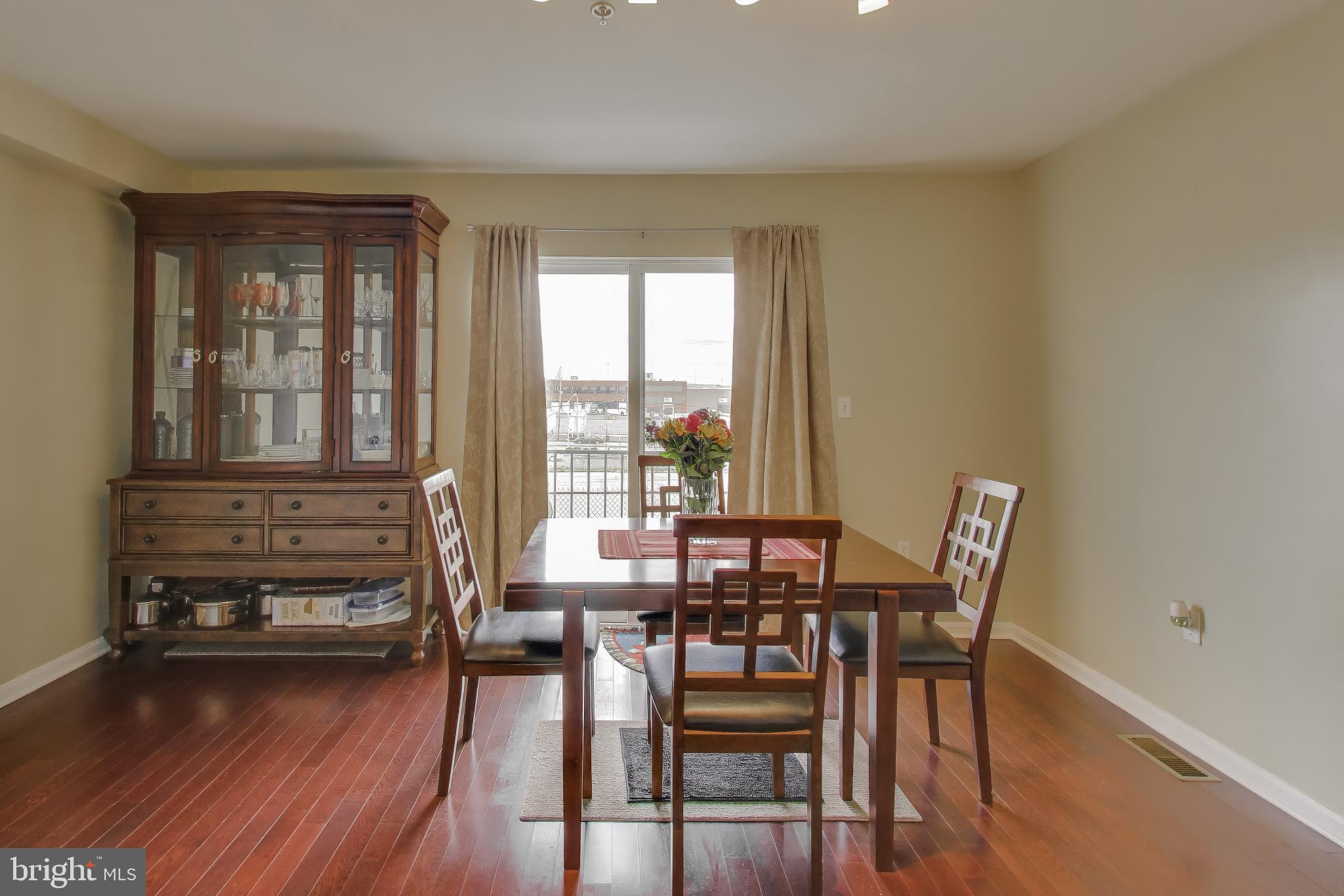 ATHENA SQUARE - Residential