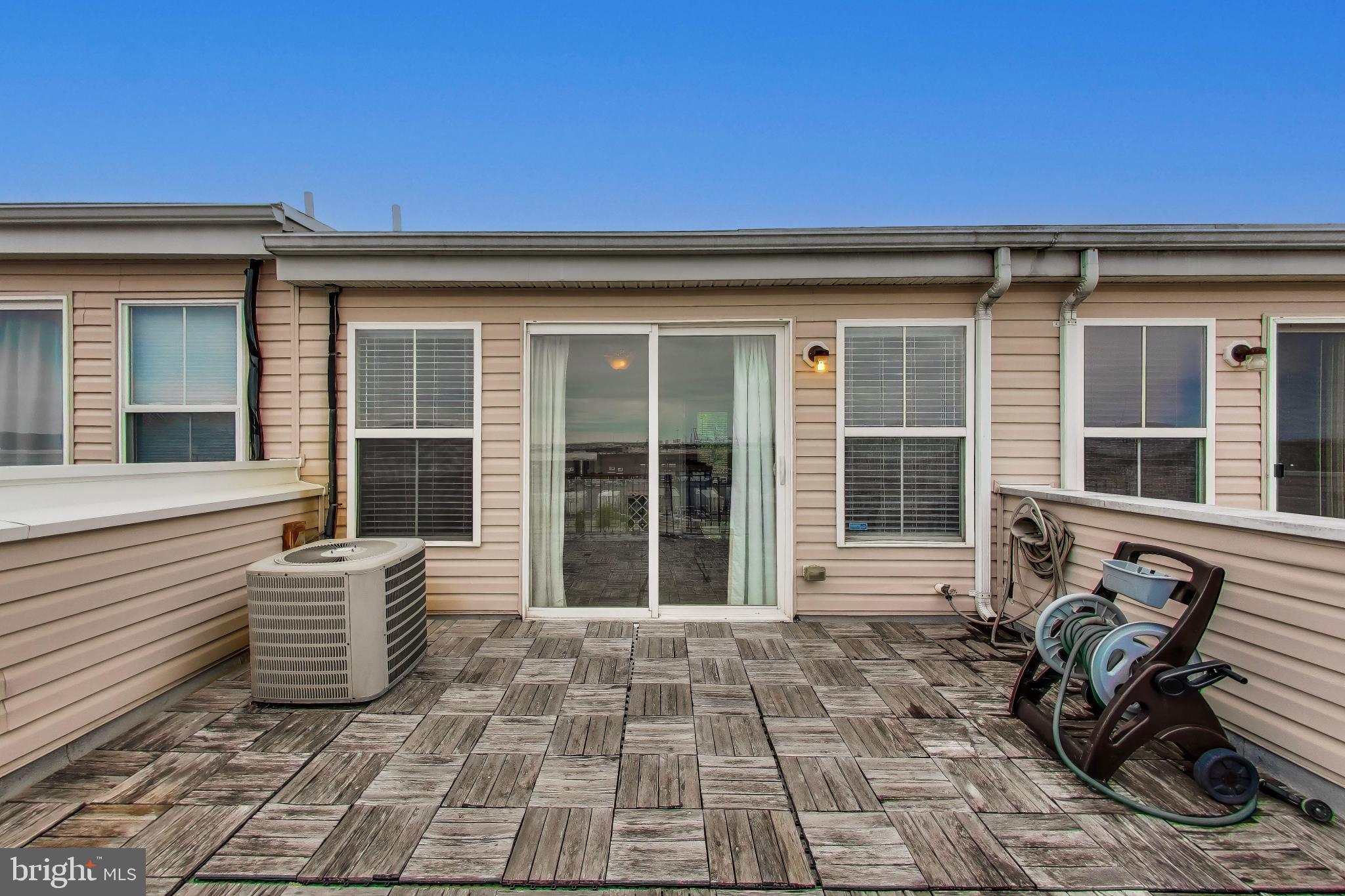 ATHENA SQUARE - Residential