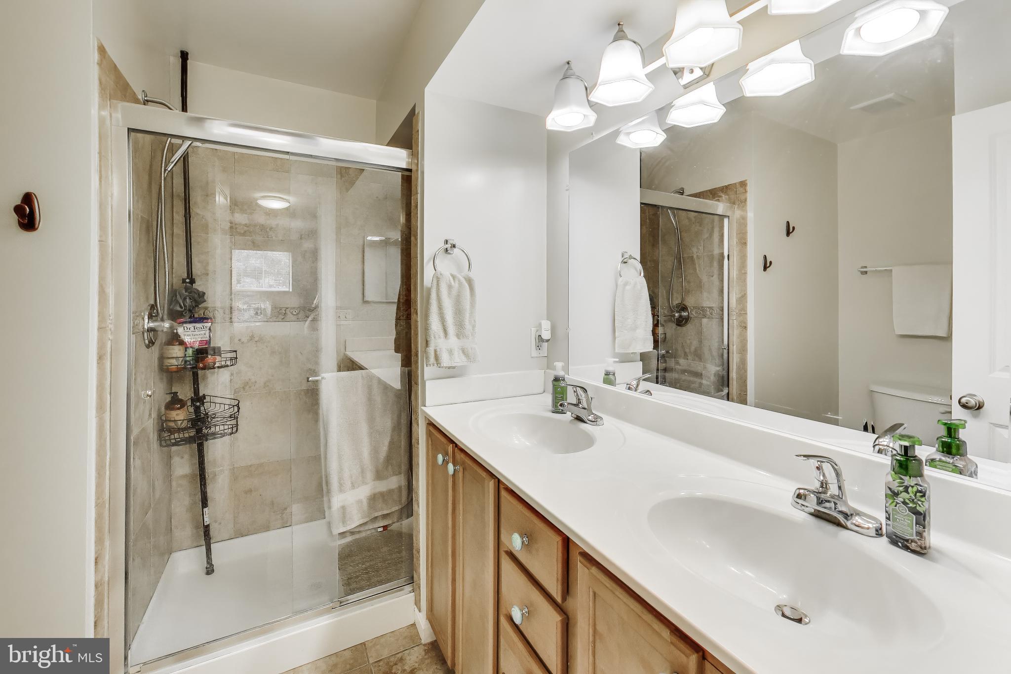 ATHENA SQUARE - Residential